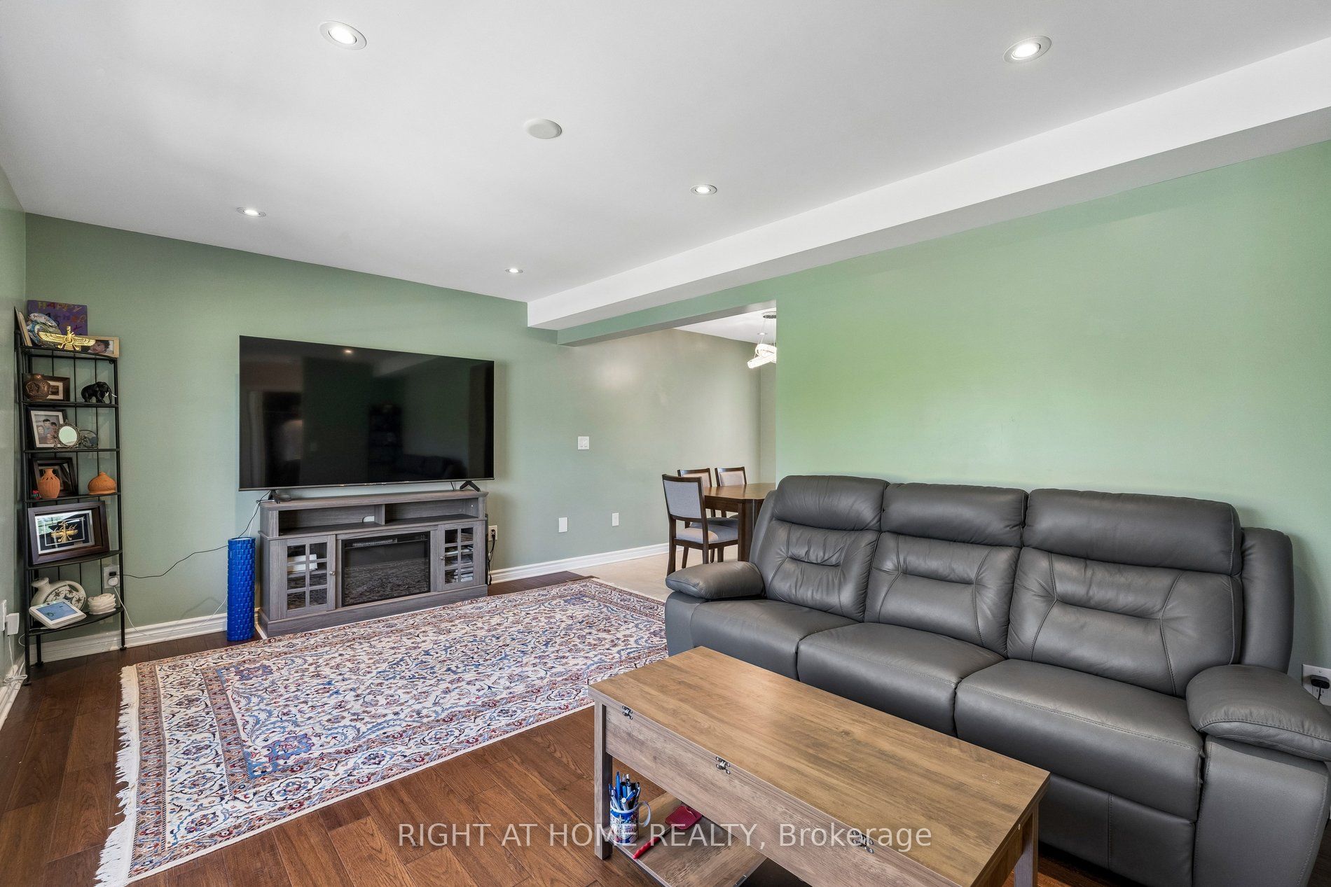 15 King Street Property Photo 8