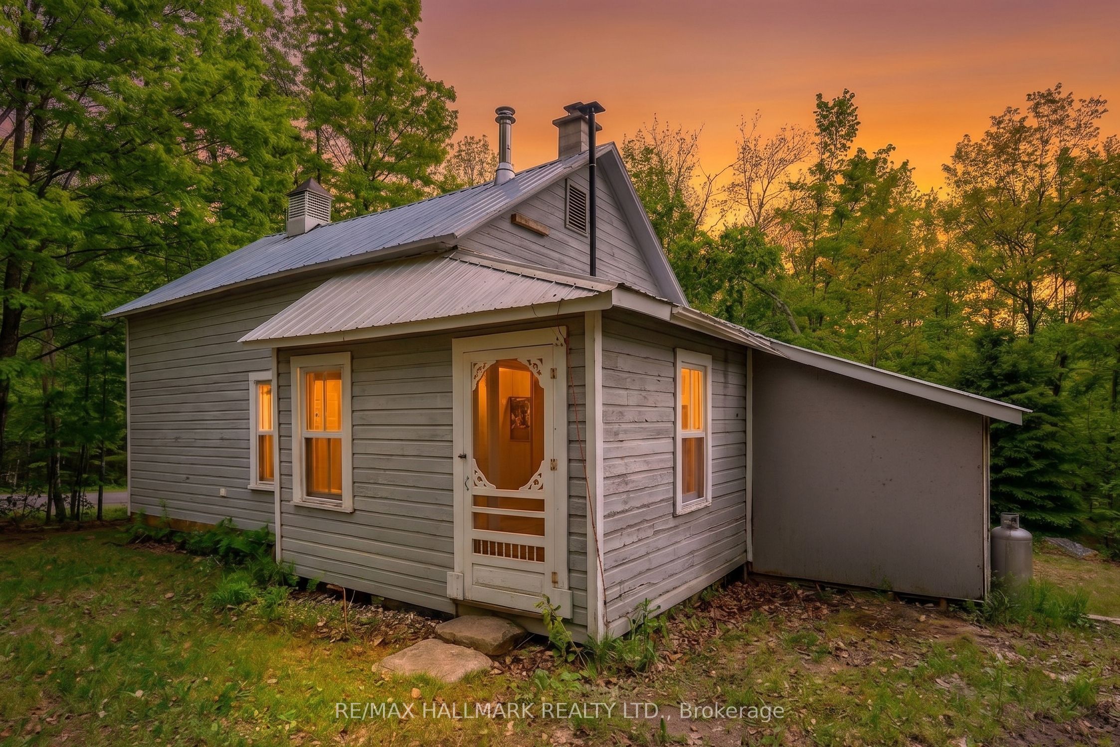 1005 Learners Lane Property Photo 1