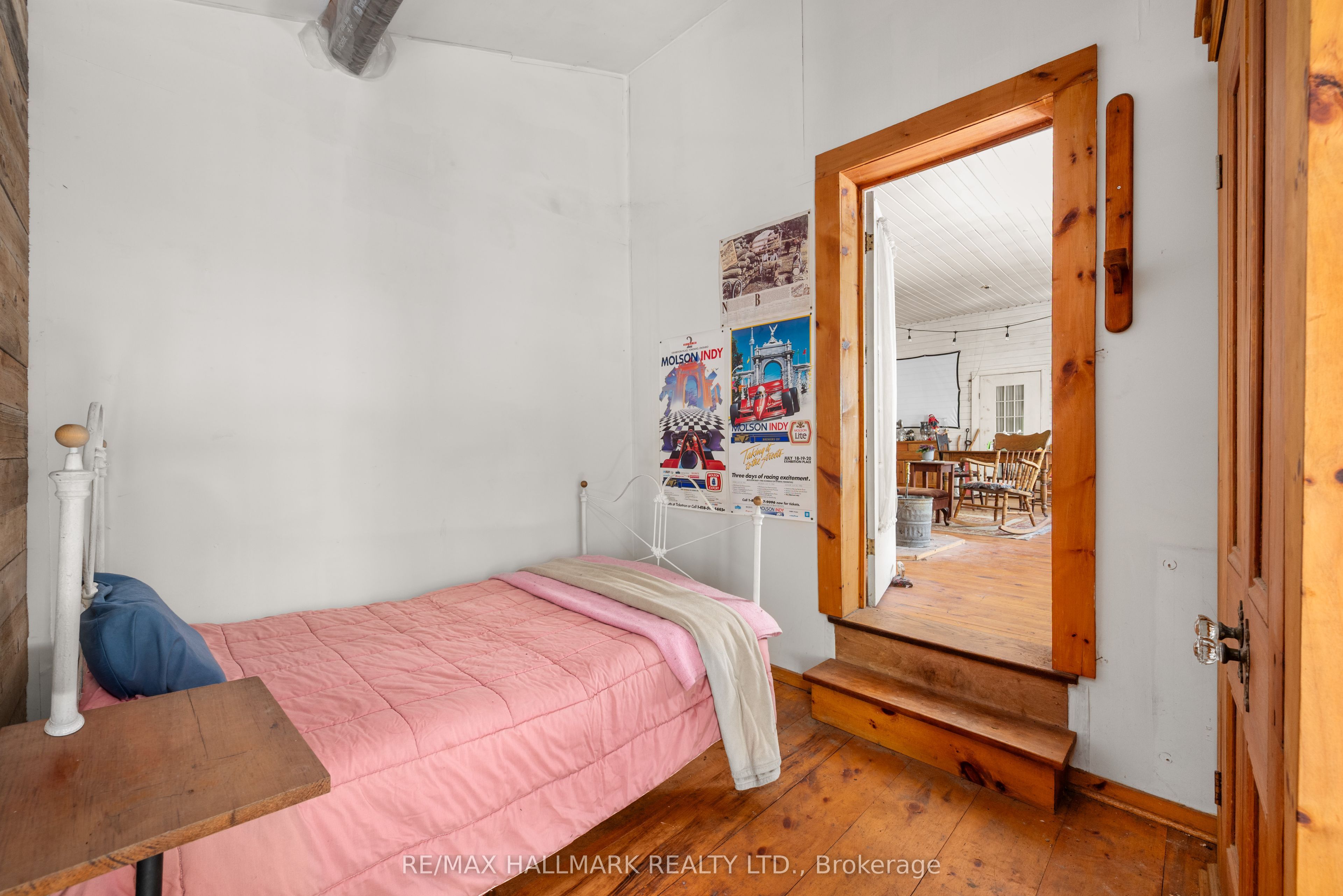1005 Learners Lane Property Photo 11