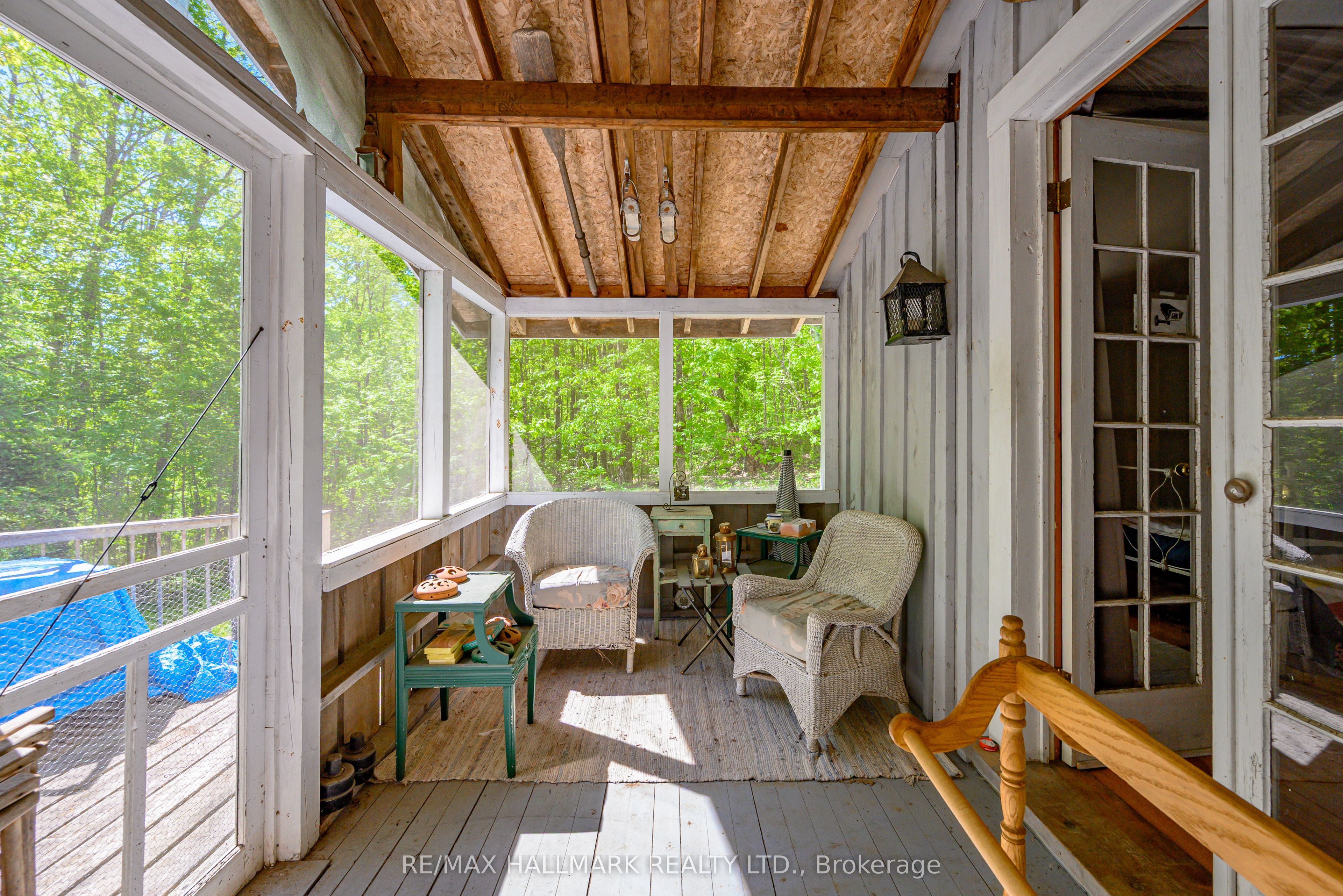 1005 Learners Lane Property Photo 17