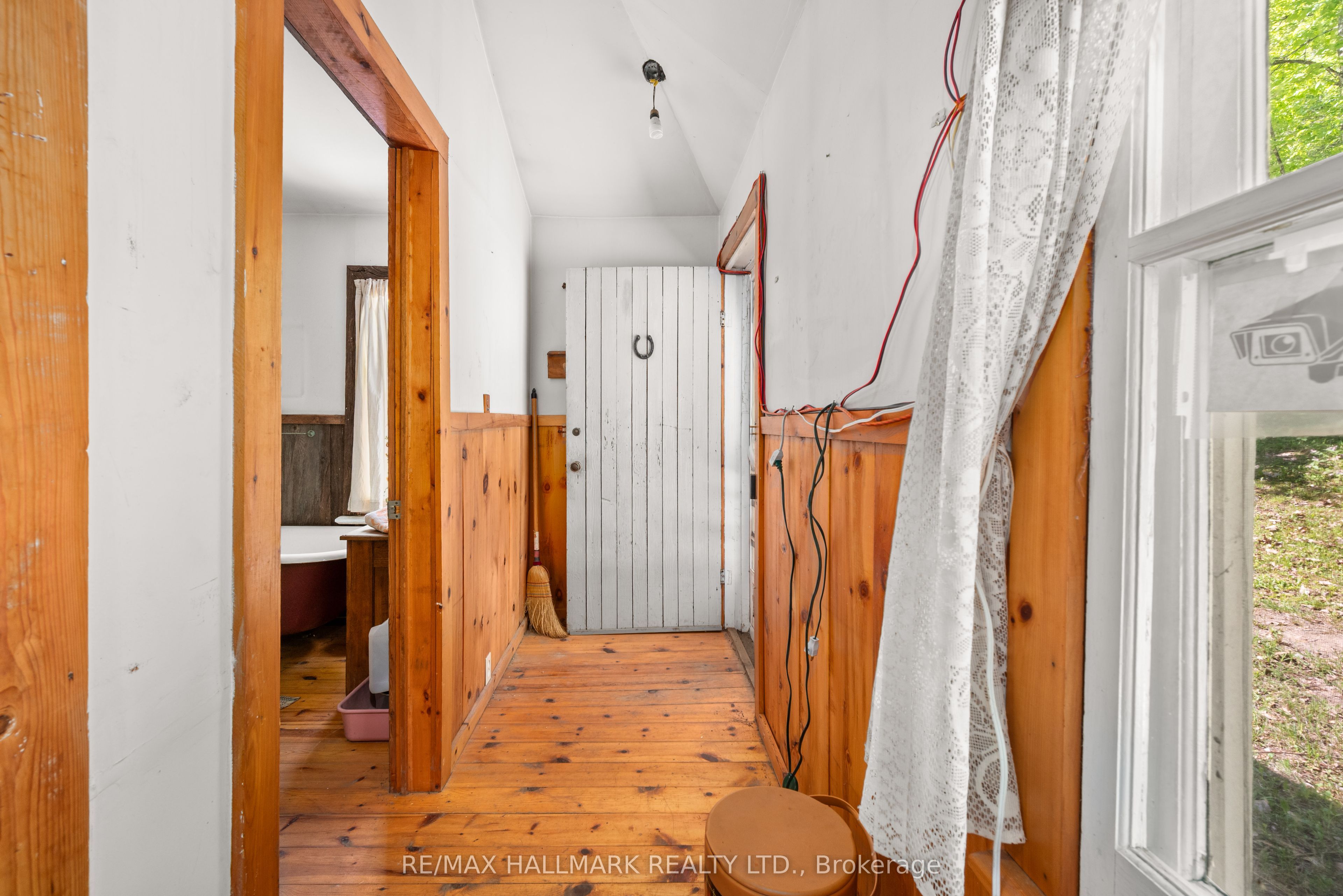 1005 Learners Lane Property Photo 18