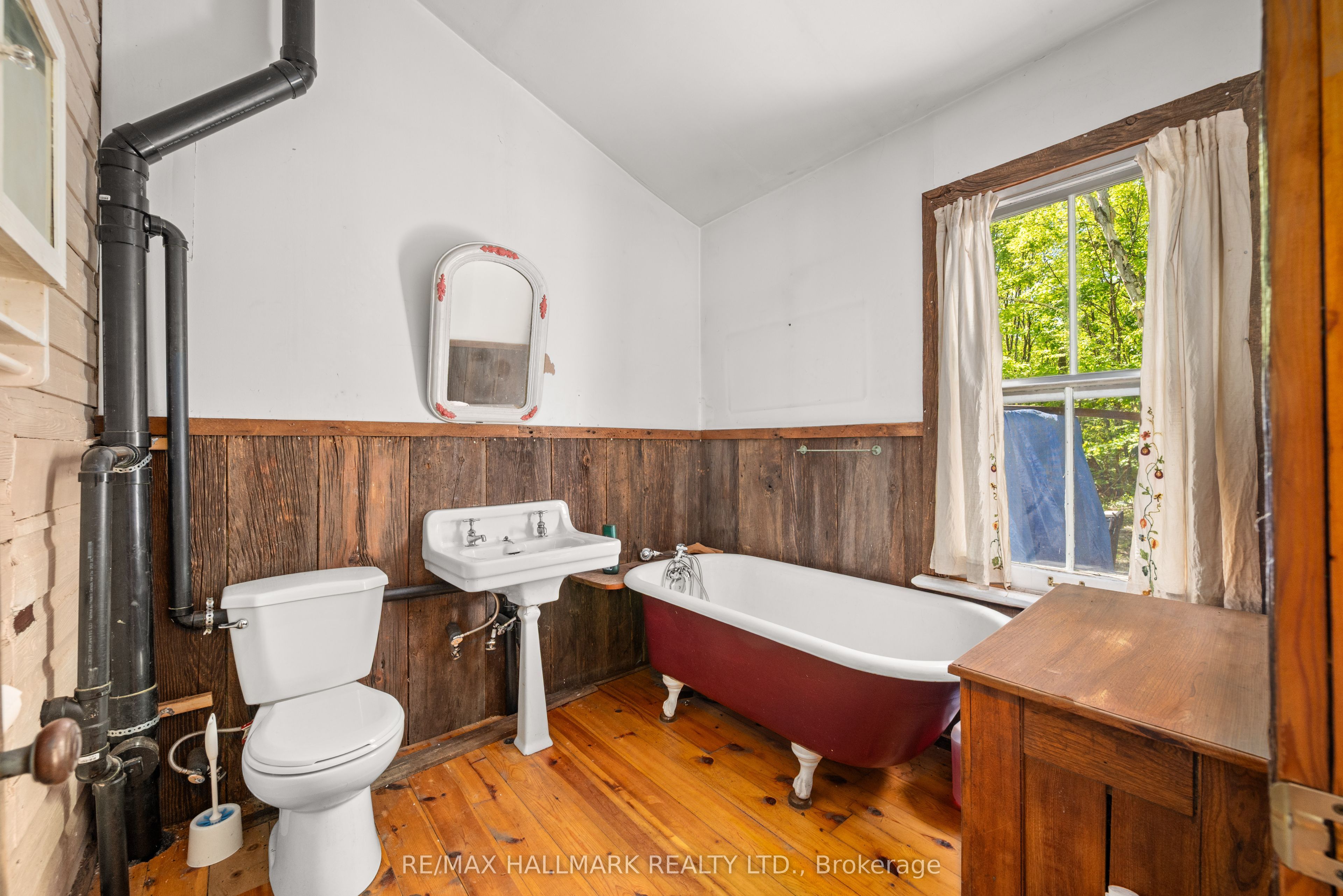 1005 Learners Lane Property Photo 19