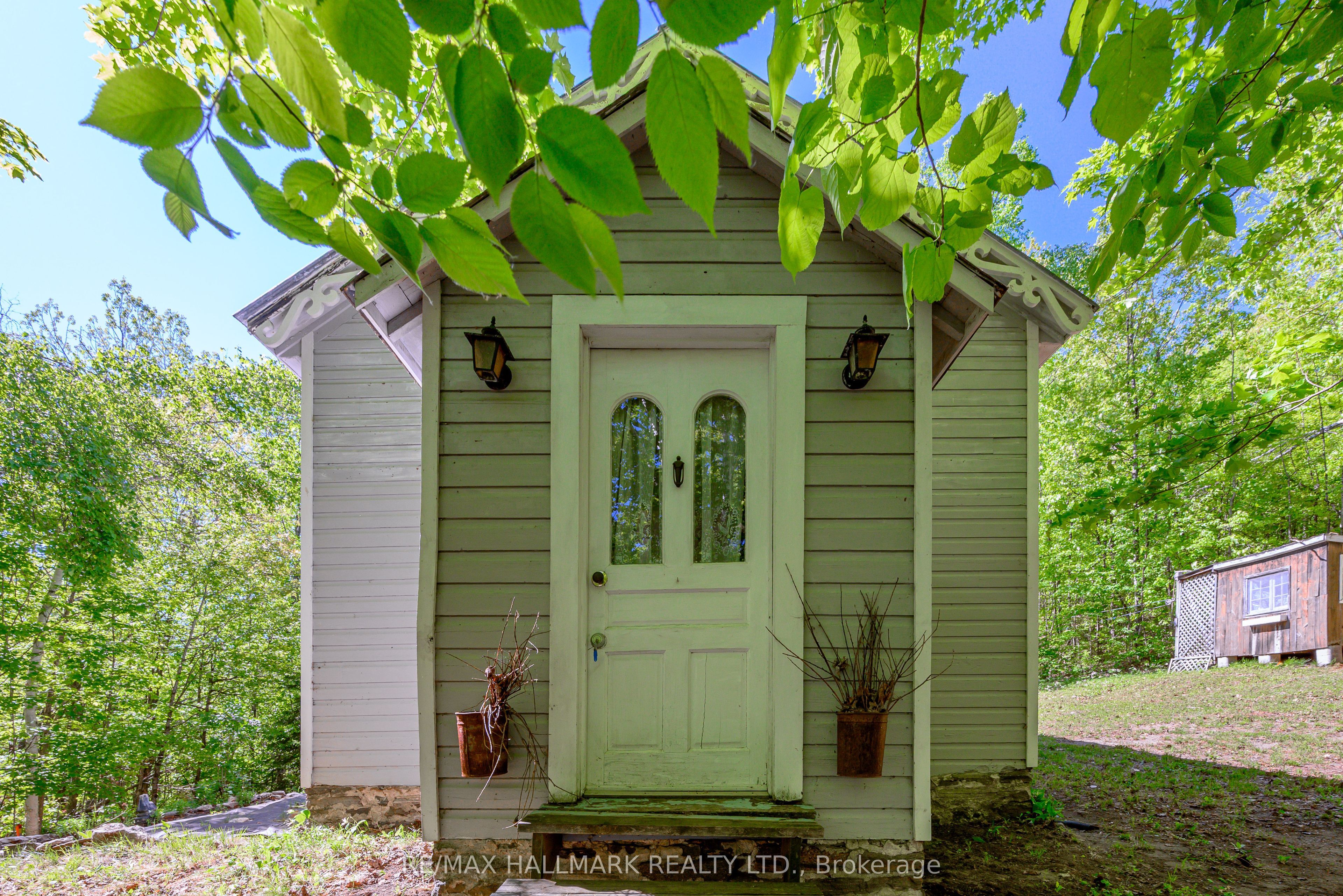 1005 Learners Lane Property Photo 32