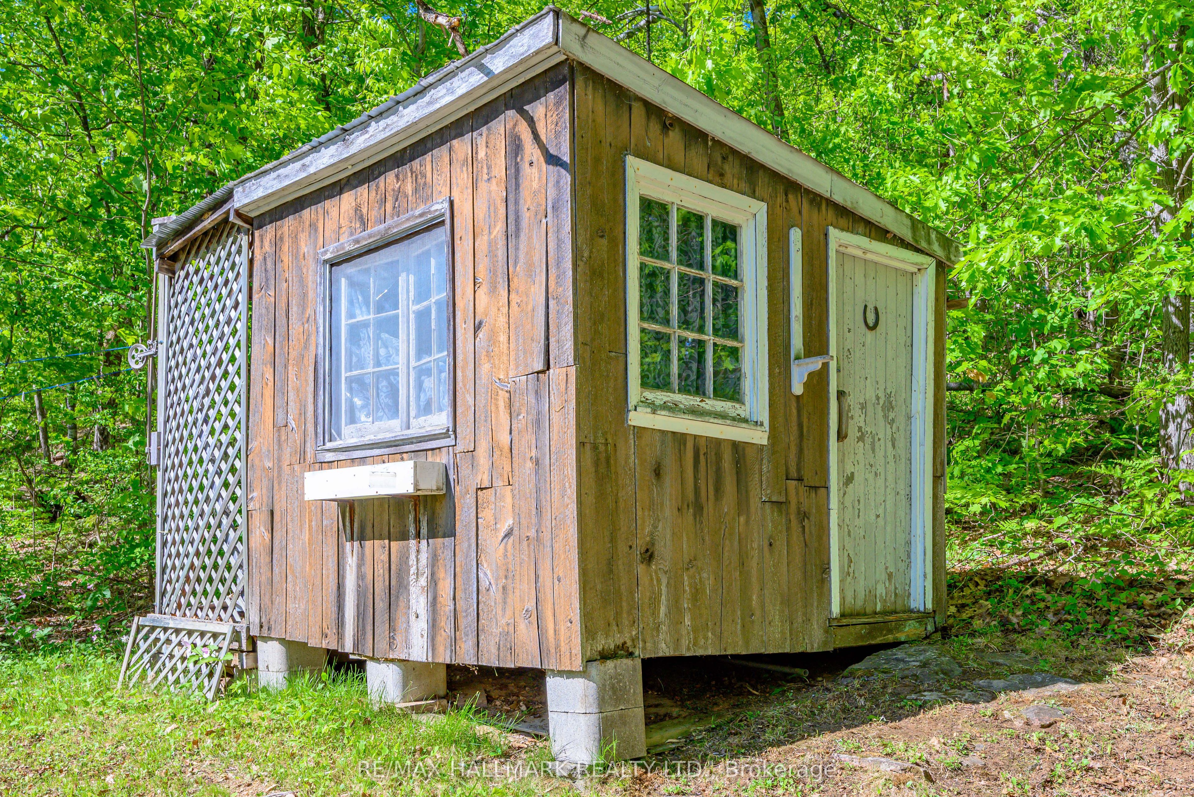 1005 Learners Lane Property Photo 34
