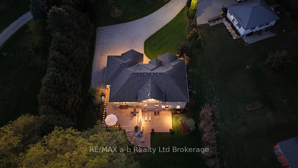 9442 Richmond Road Property Photo 4