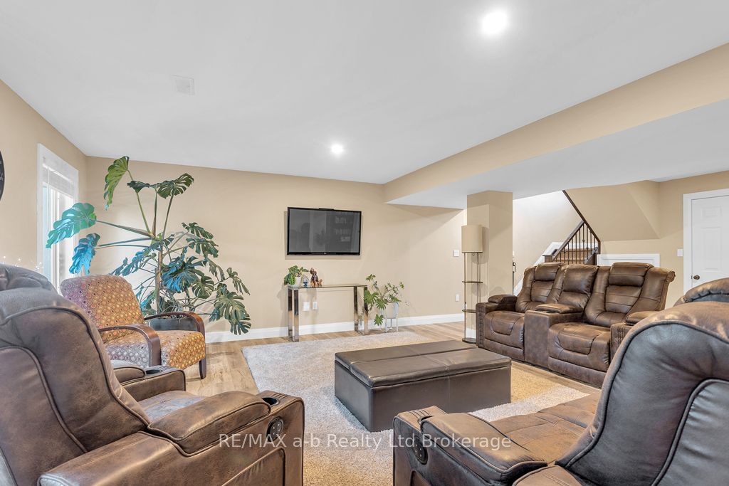 9442 Richmond Road Property Photo 32
