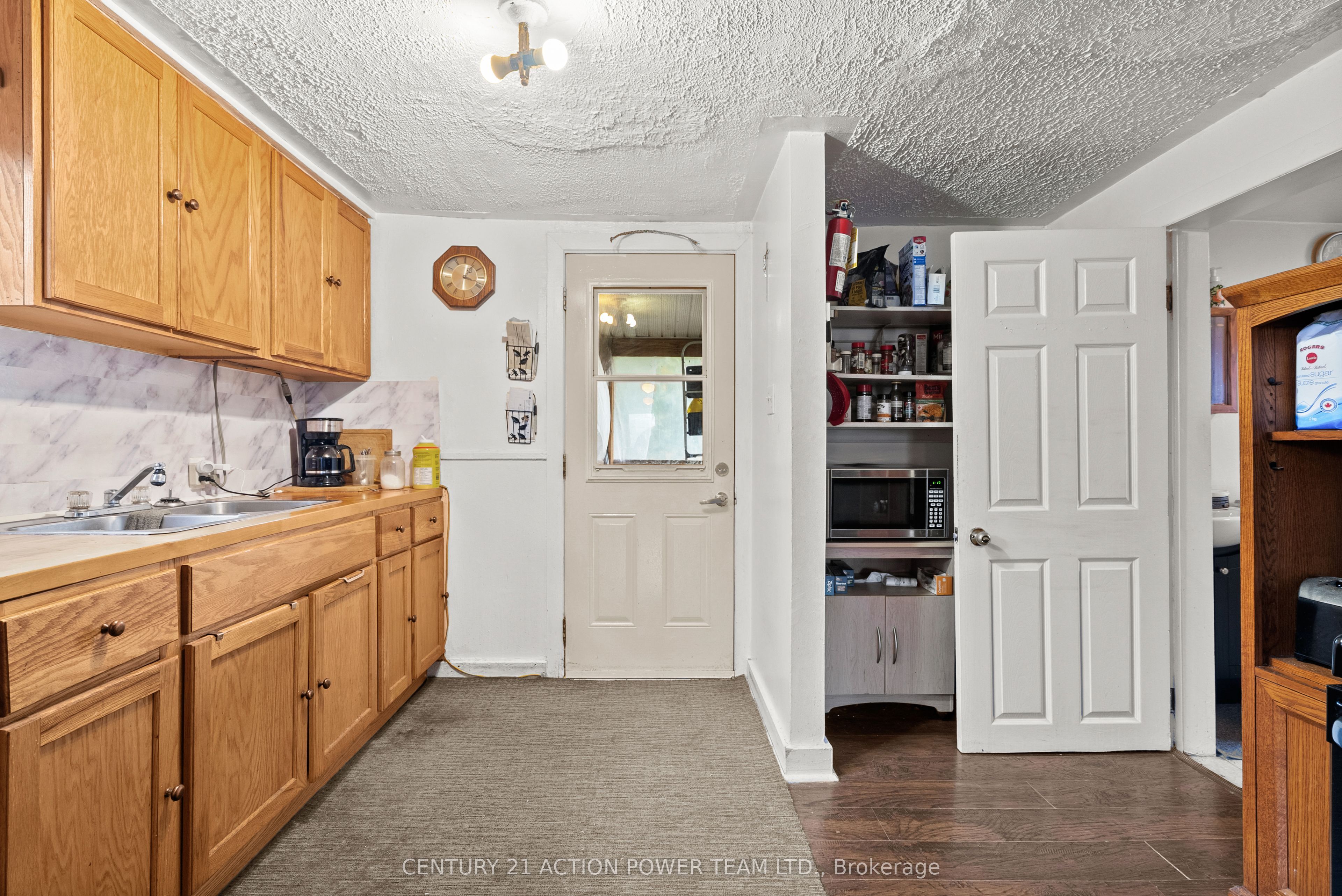 331 7th Street E Property Photo 5