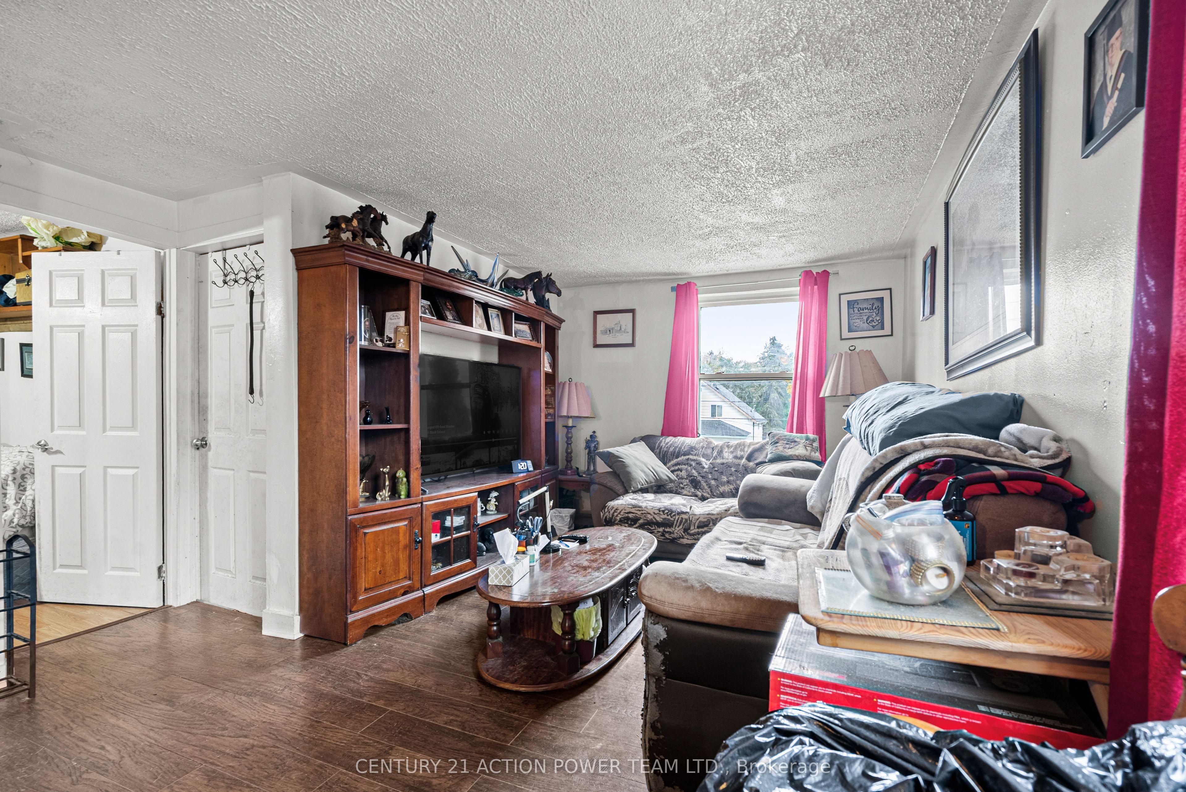 331 7th Street E Property Photo 11