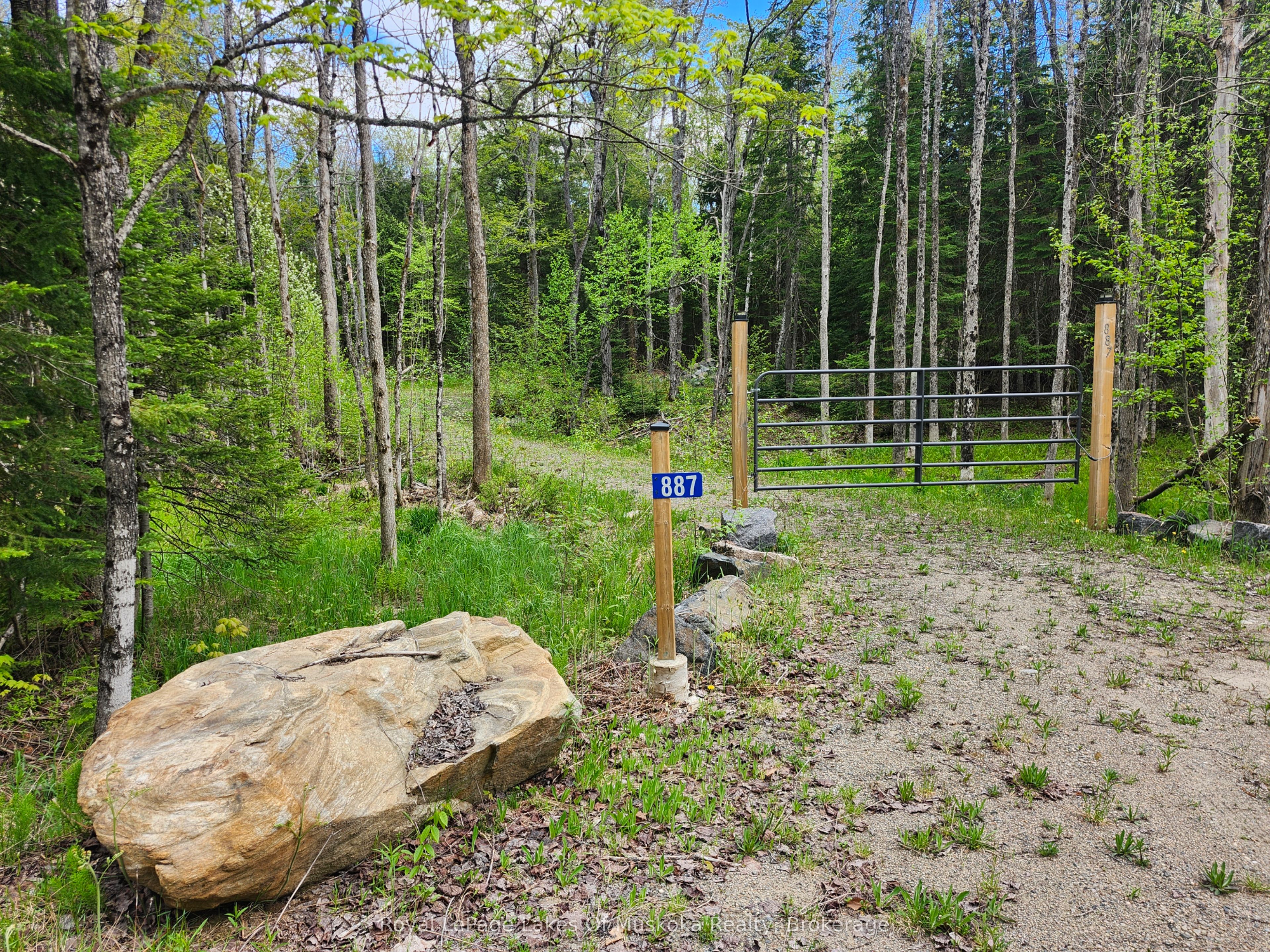 887 Star Lake Road Property Photo 1