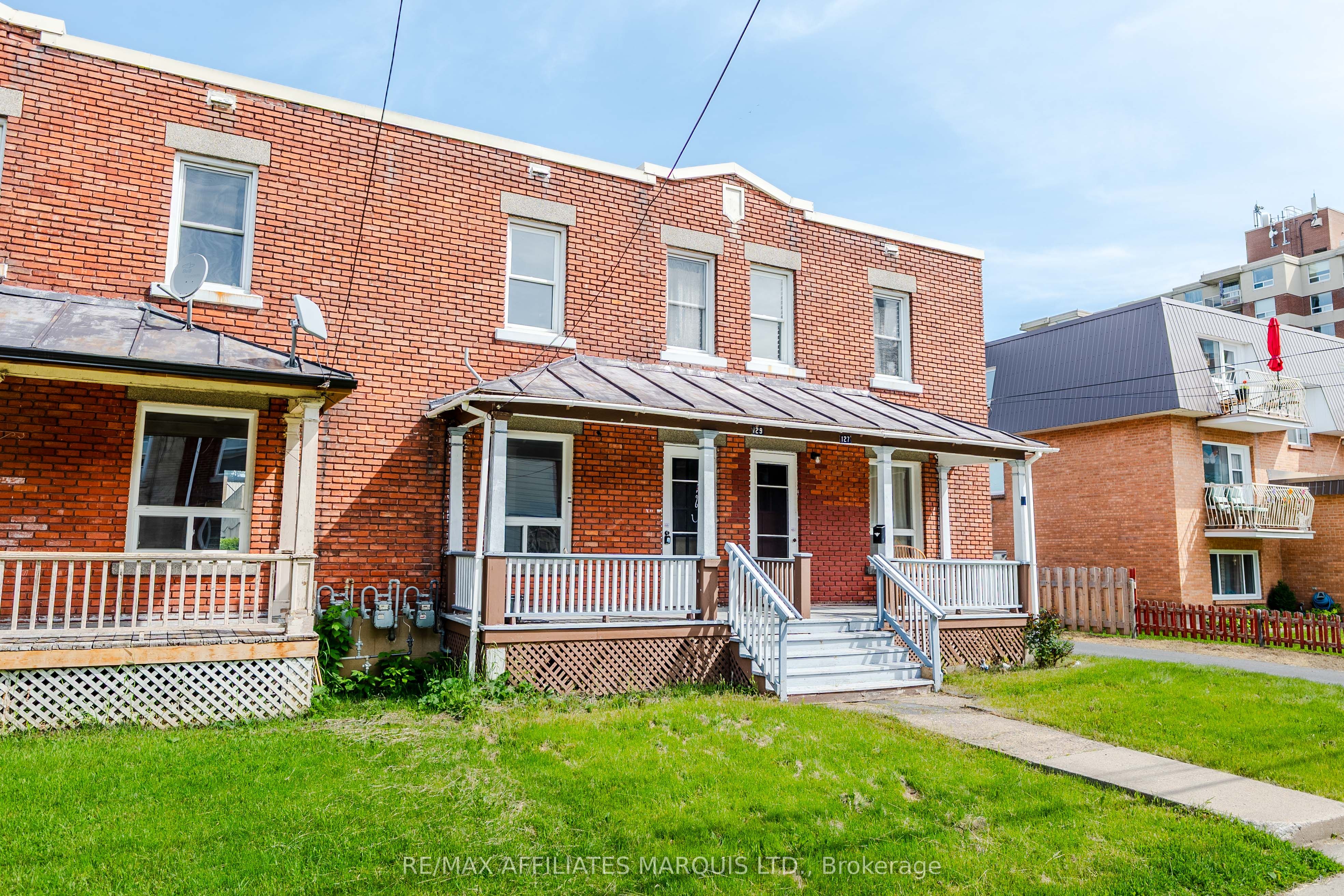 129 First Street W Property Photo 3