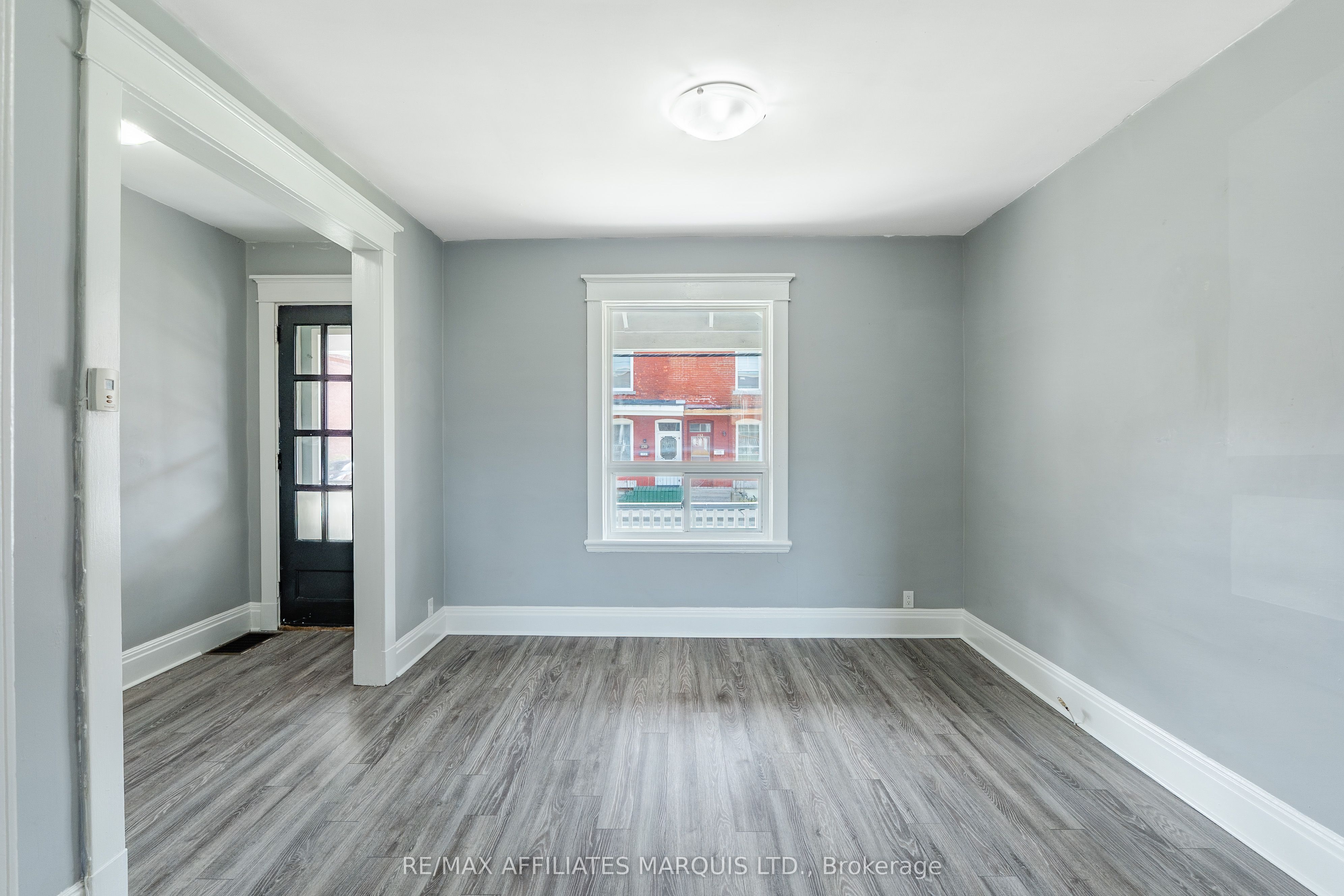 129 First Street W Property Photo 6
