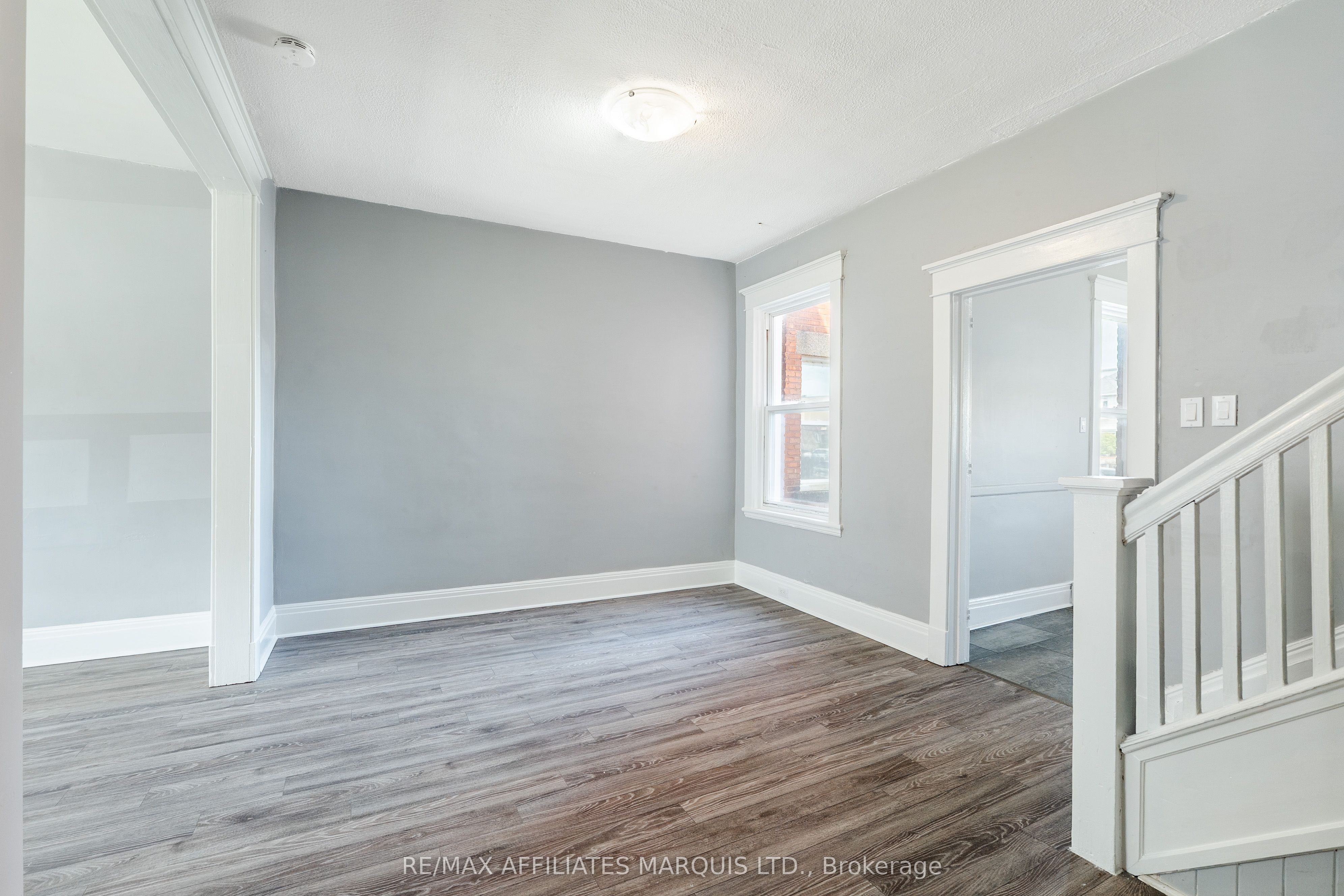 129 First Street W Property Photo 8