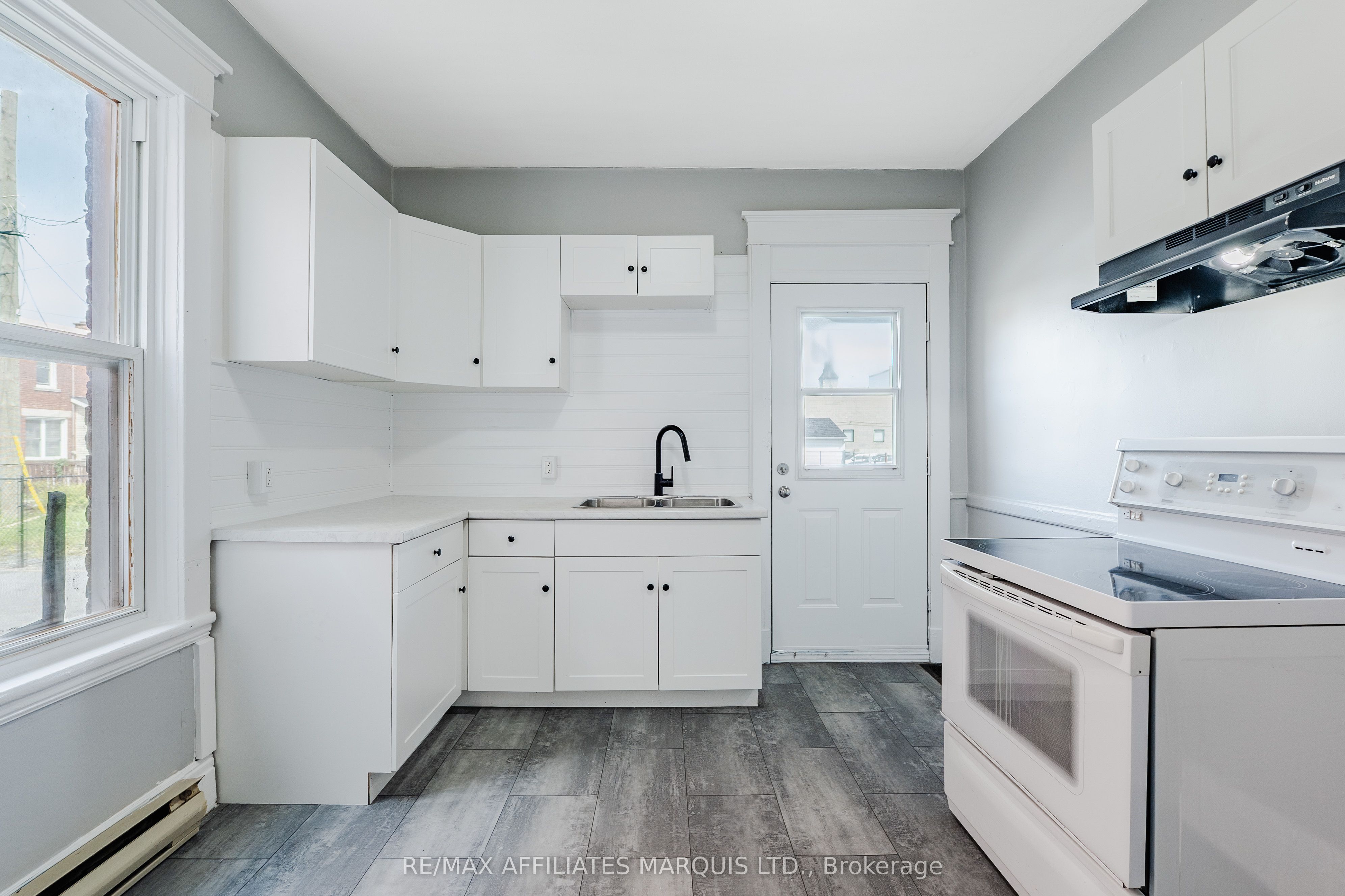 129 First Street W Property Photo 13
