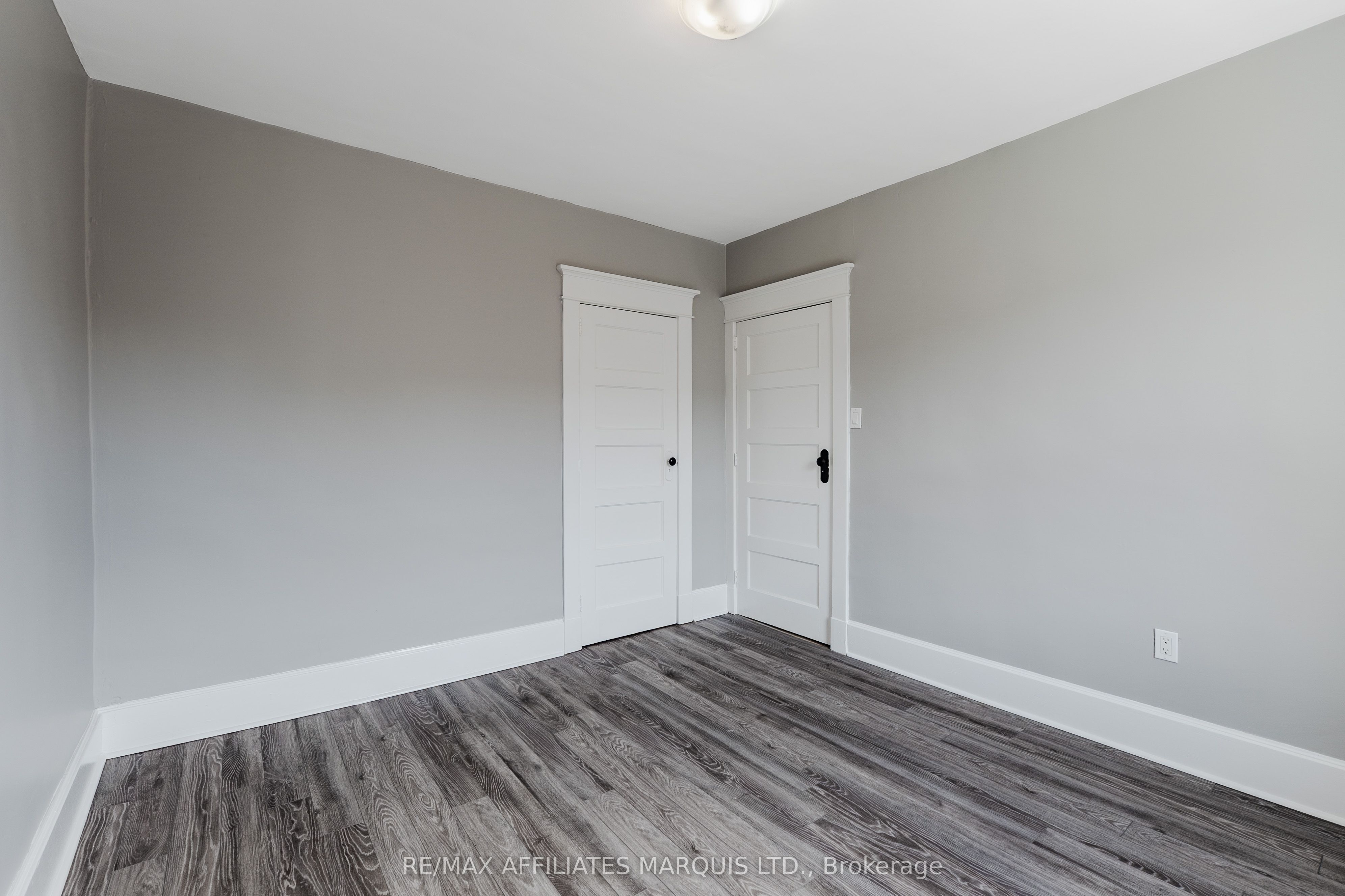 129 First Street W Property Photo 19