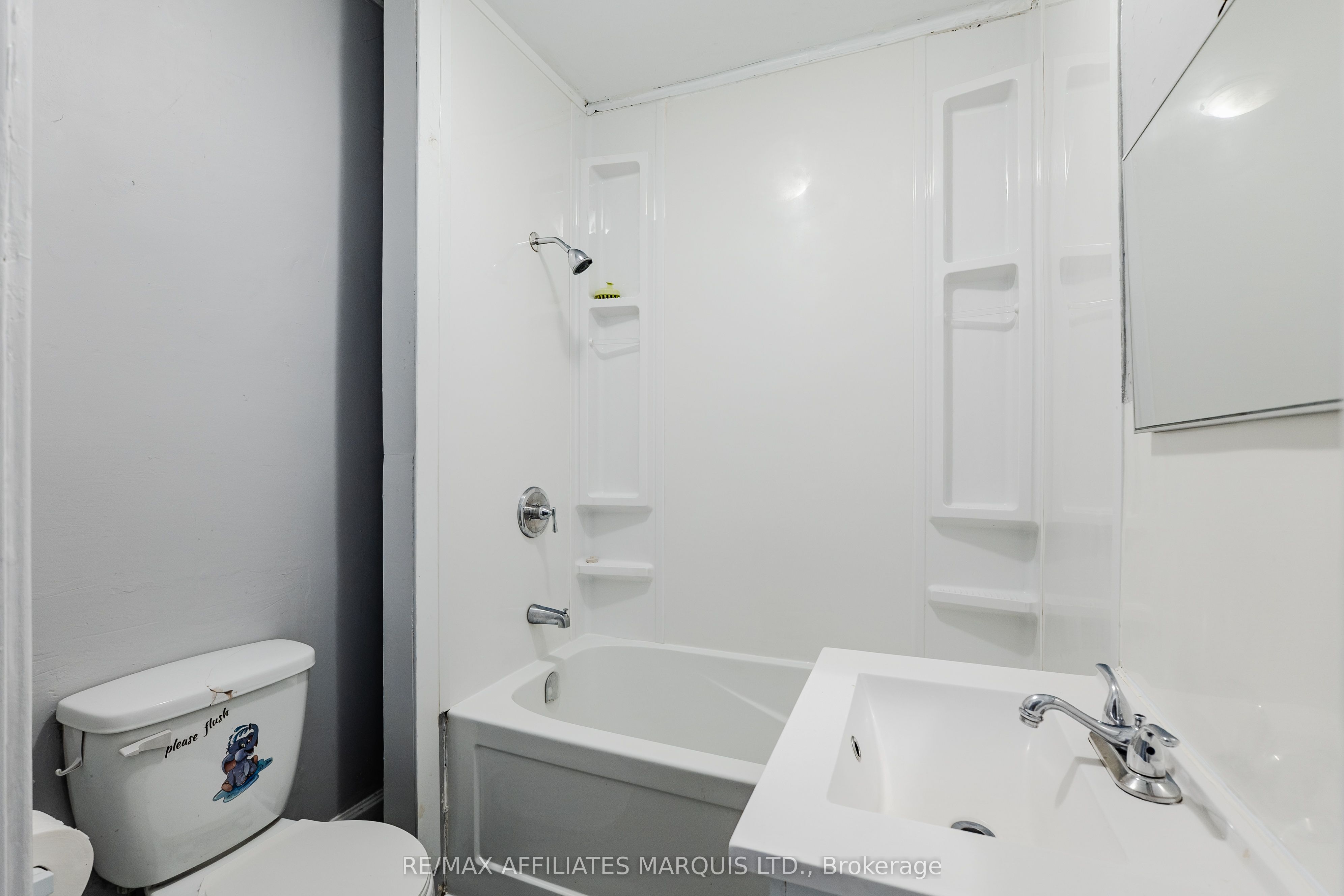 129 First Street W Property Photo 23