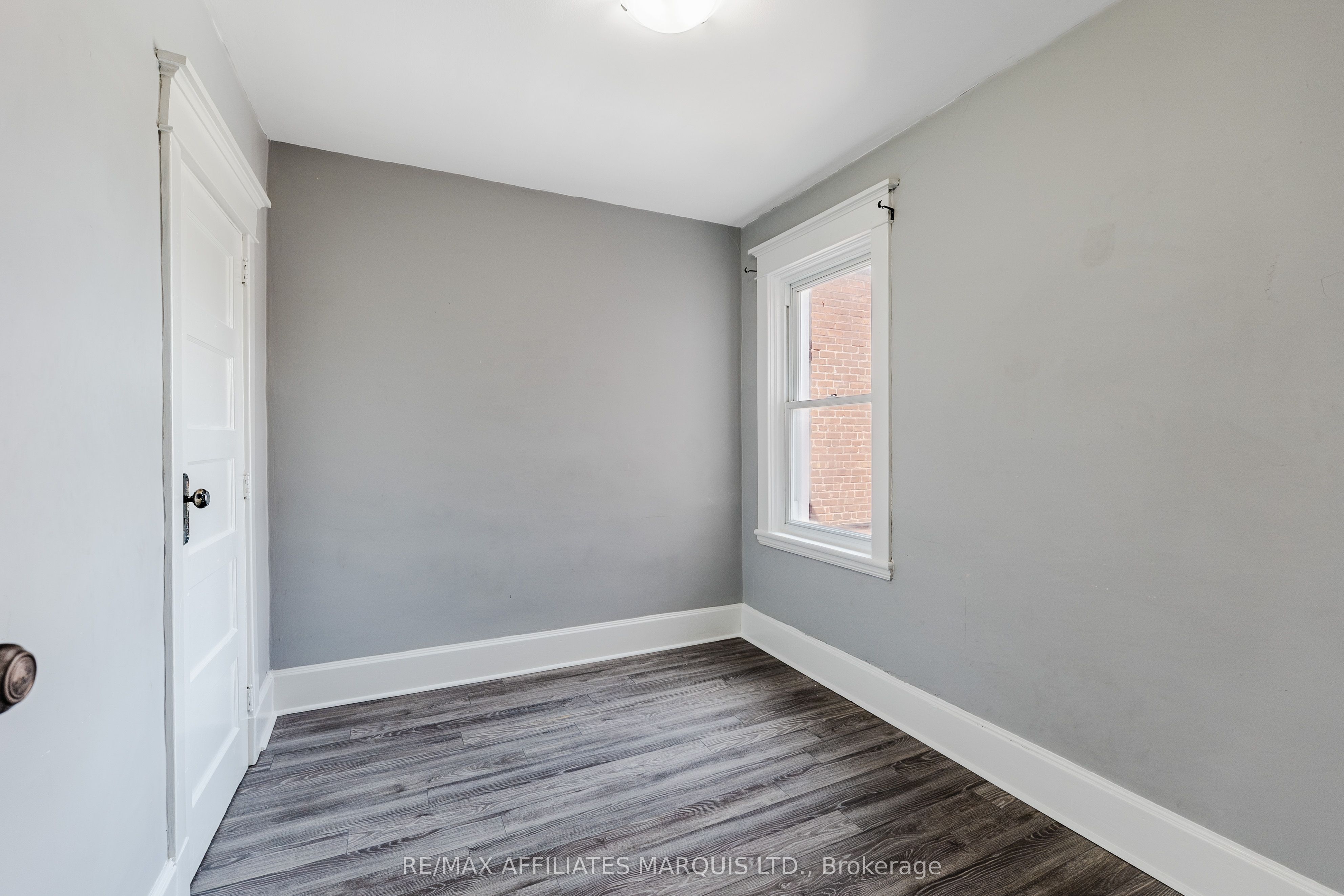 129 First Street W Property Photo 25