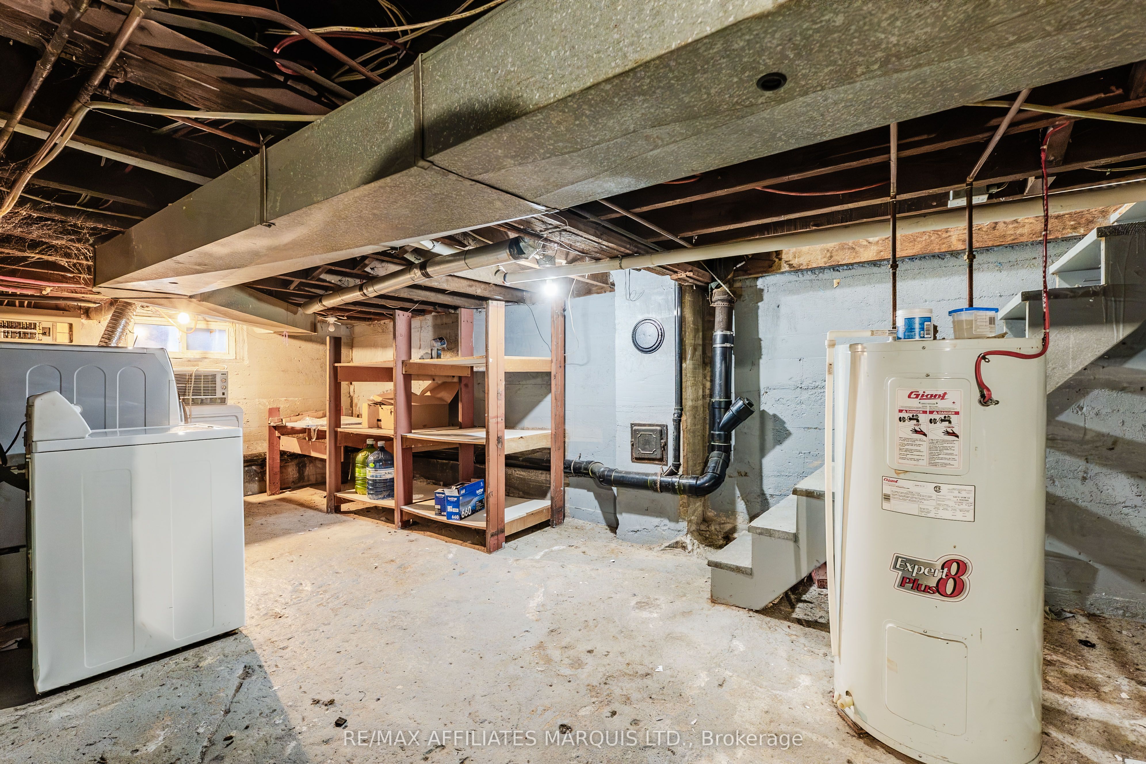 129 First Street W Property Photo 27