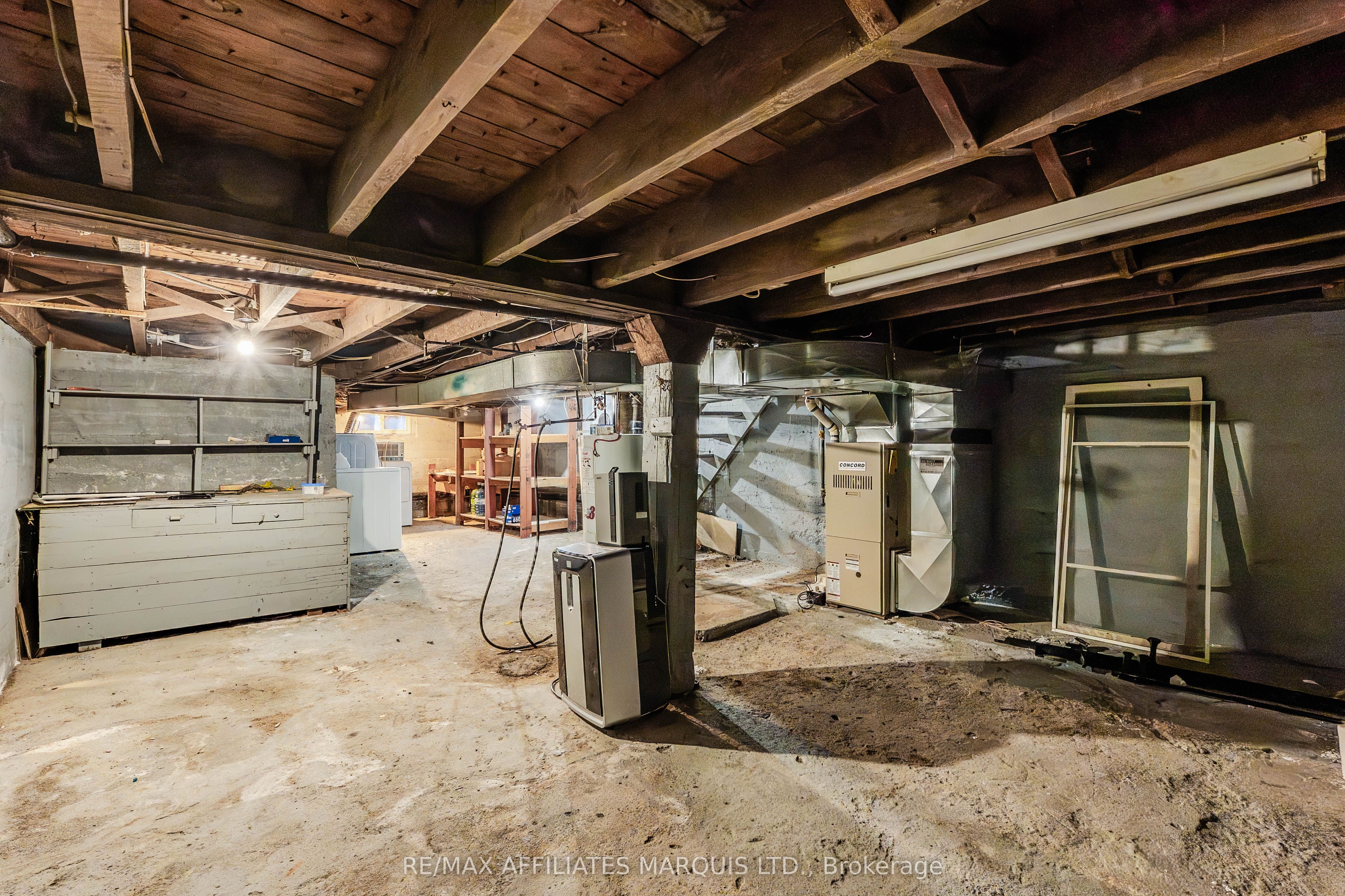 129 First Street W Property Photo 28