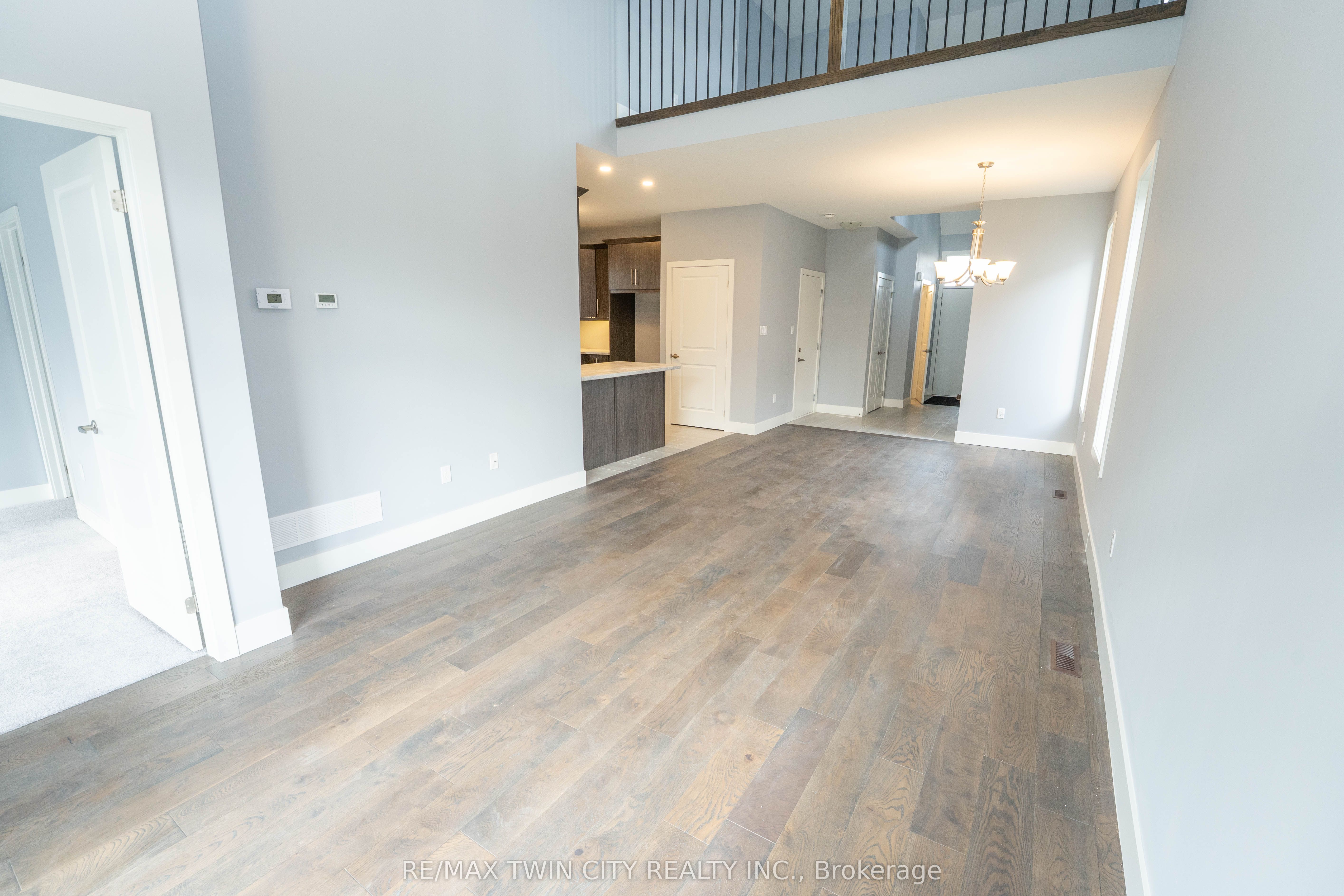 2084 Evans Boulevard Property Photo 3