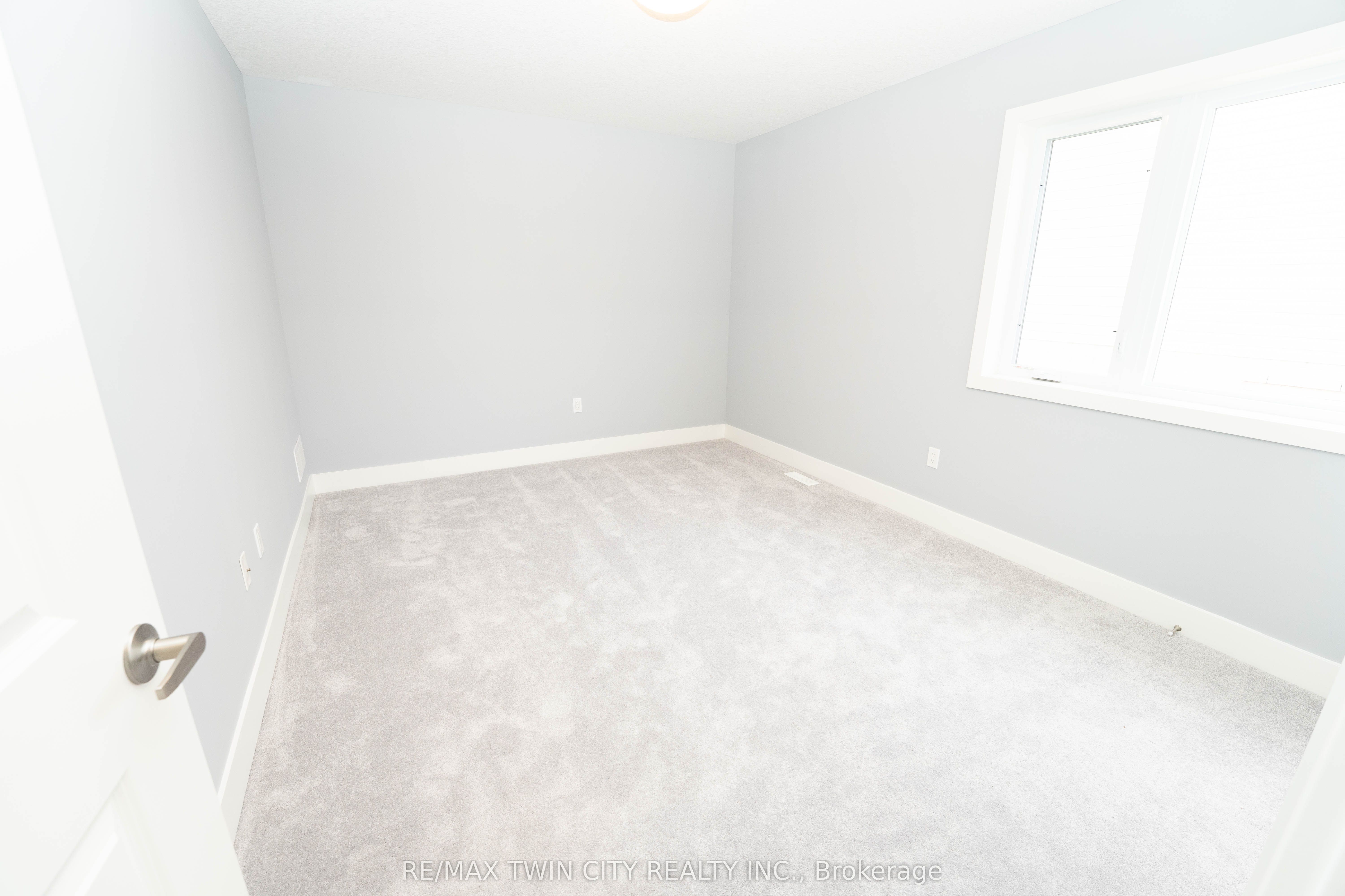 2084 Evans Boulevard Property Photo 12