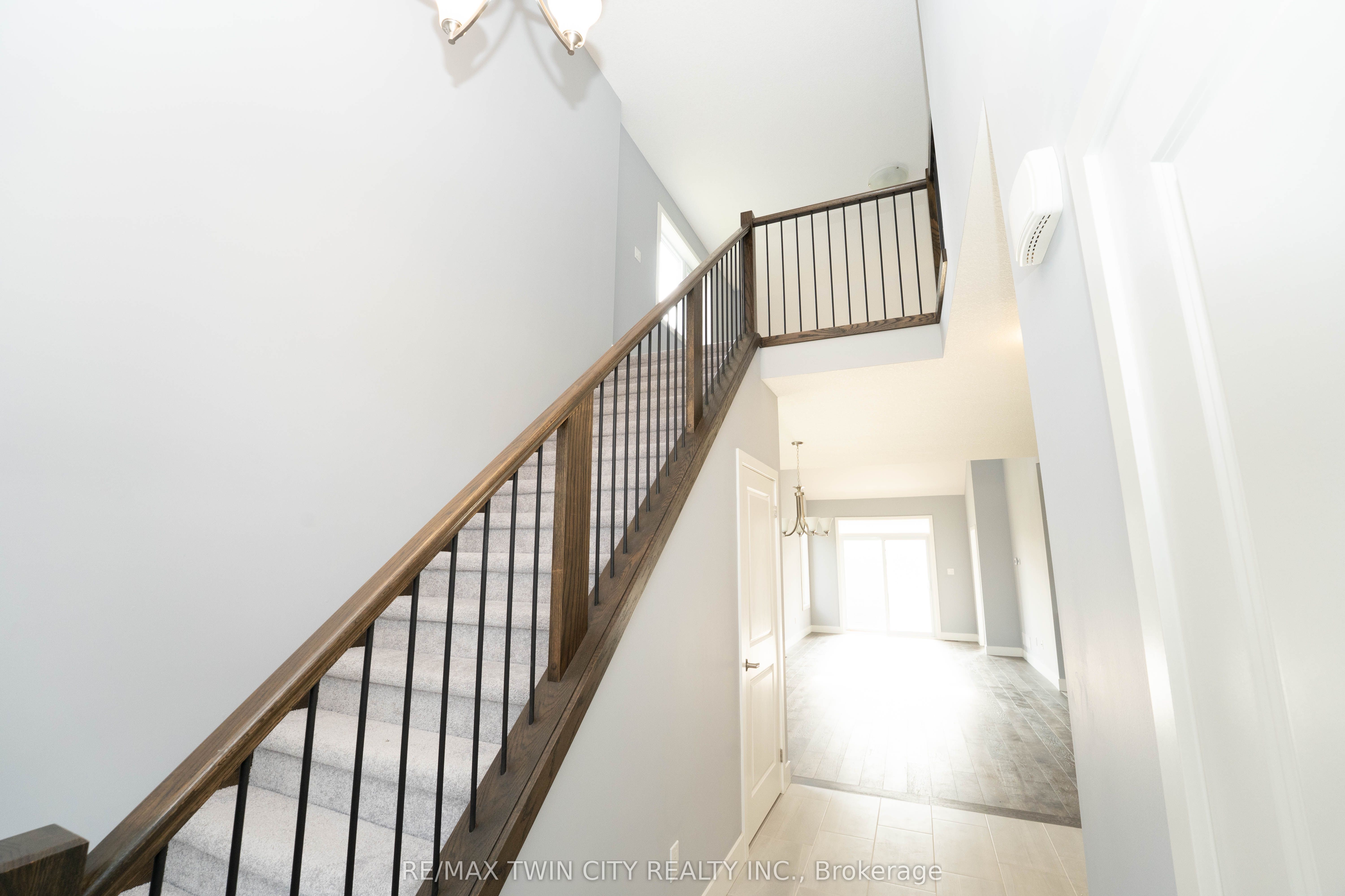 2084 Evans Boulevard Property Photo 15