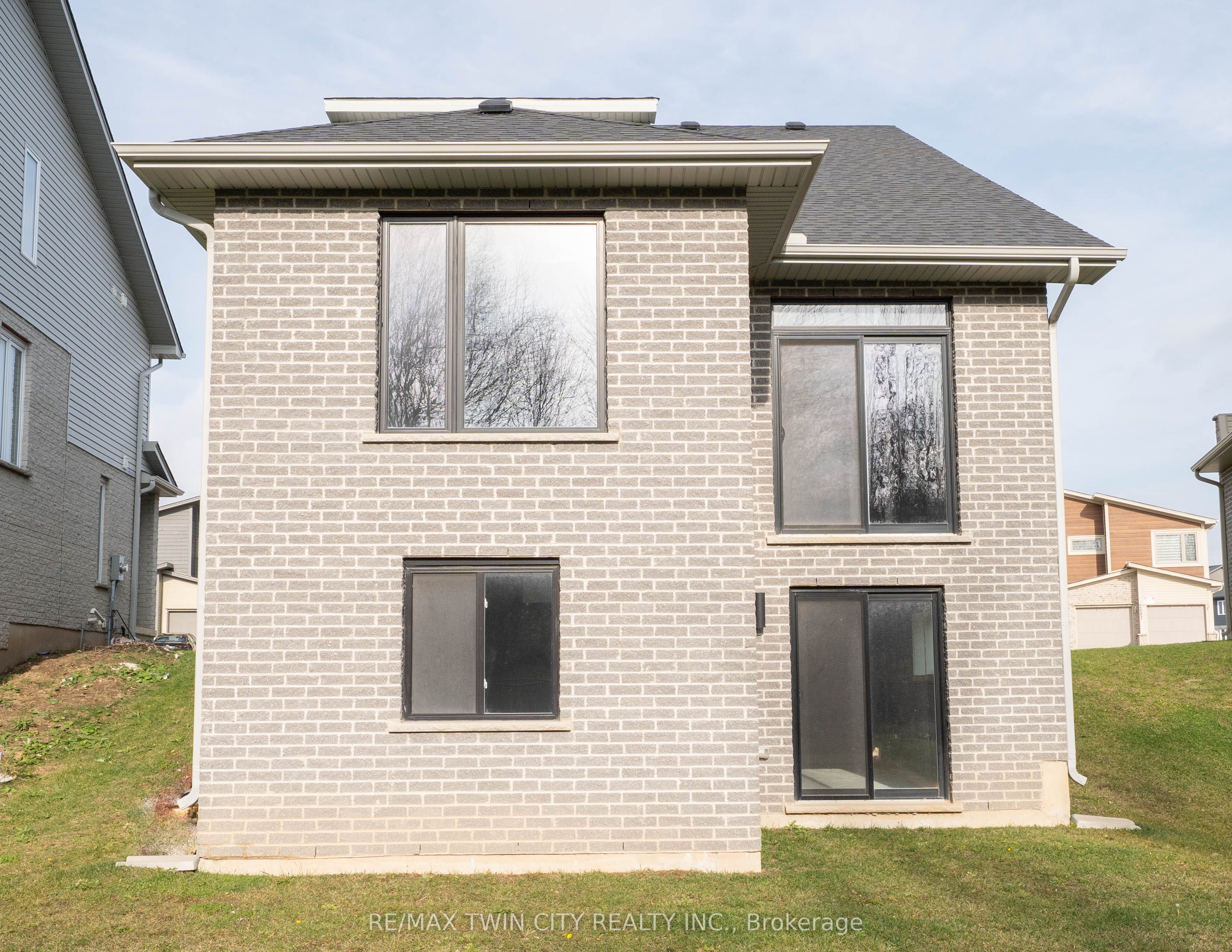 2084 Evans Boulevard Property Photo 16