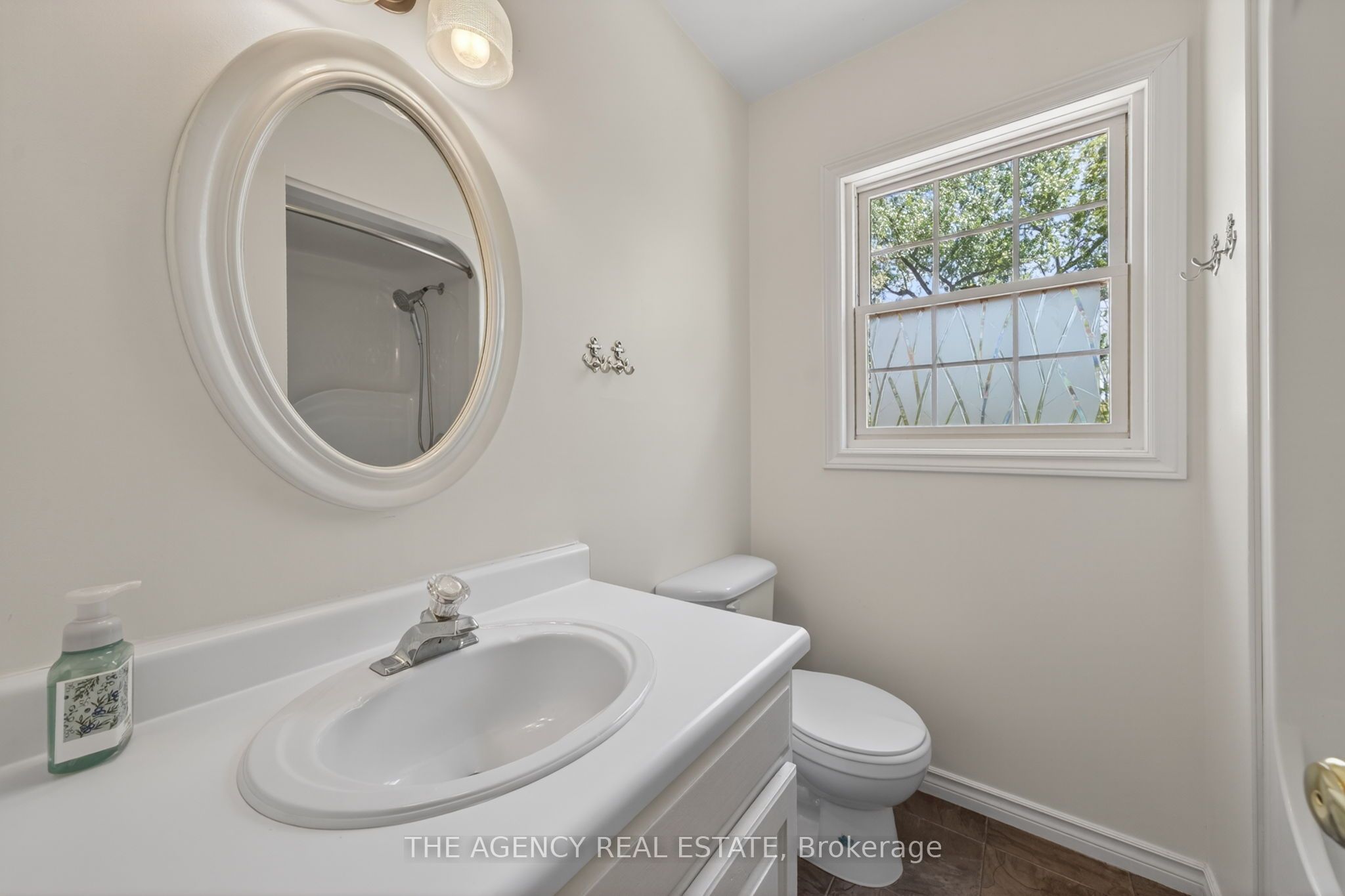 7904 Katharine Crescent Property Photo 25