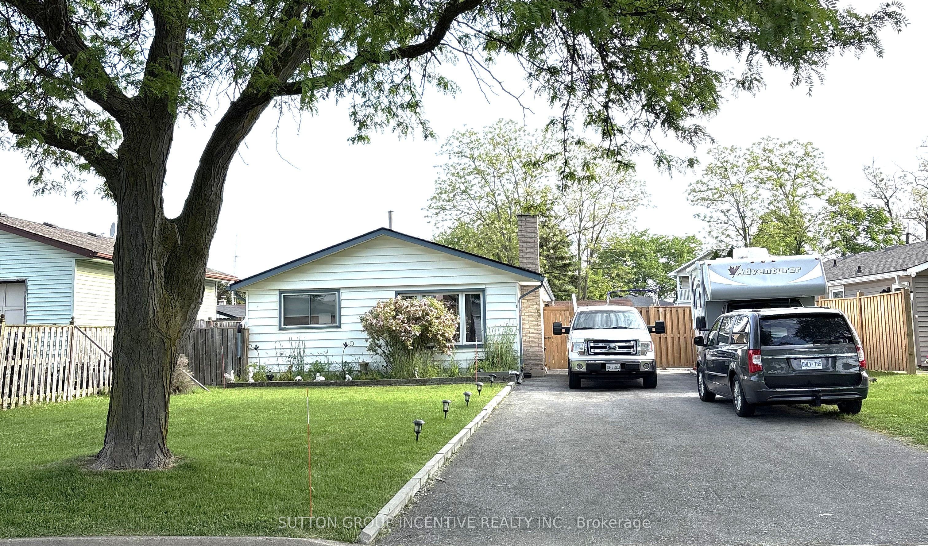 5 Lanark Crescent Property Photo 3