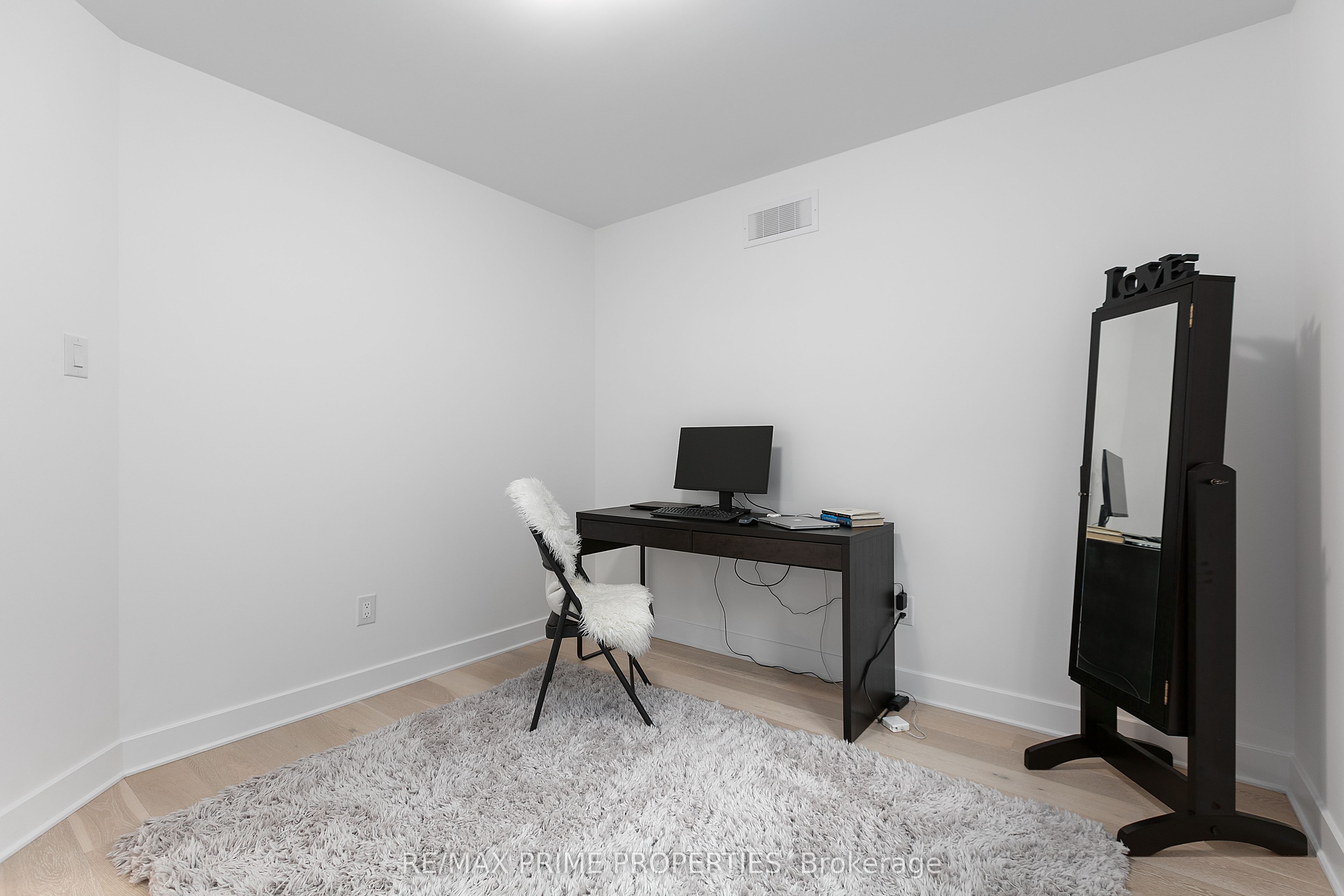 194 Bristol Crescent Property Photo 24