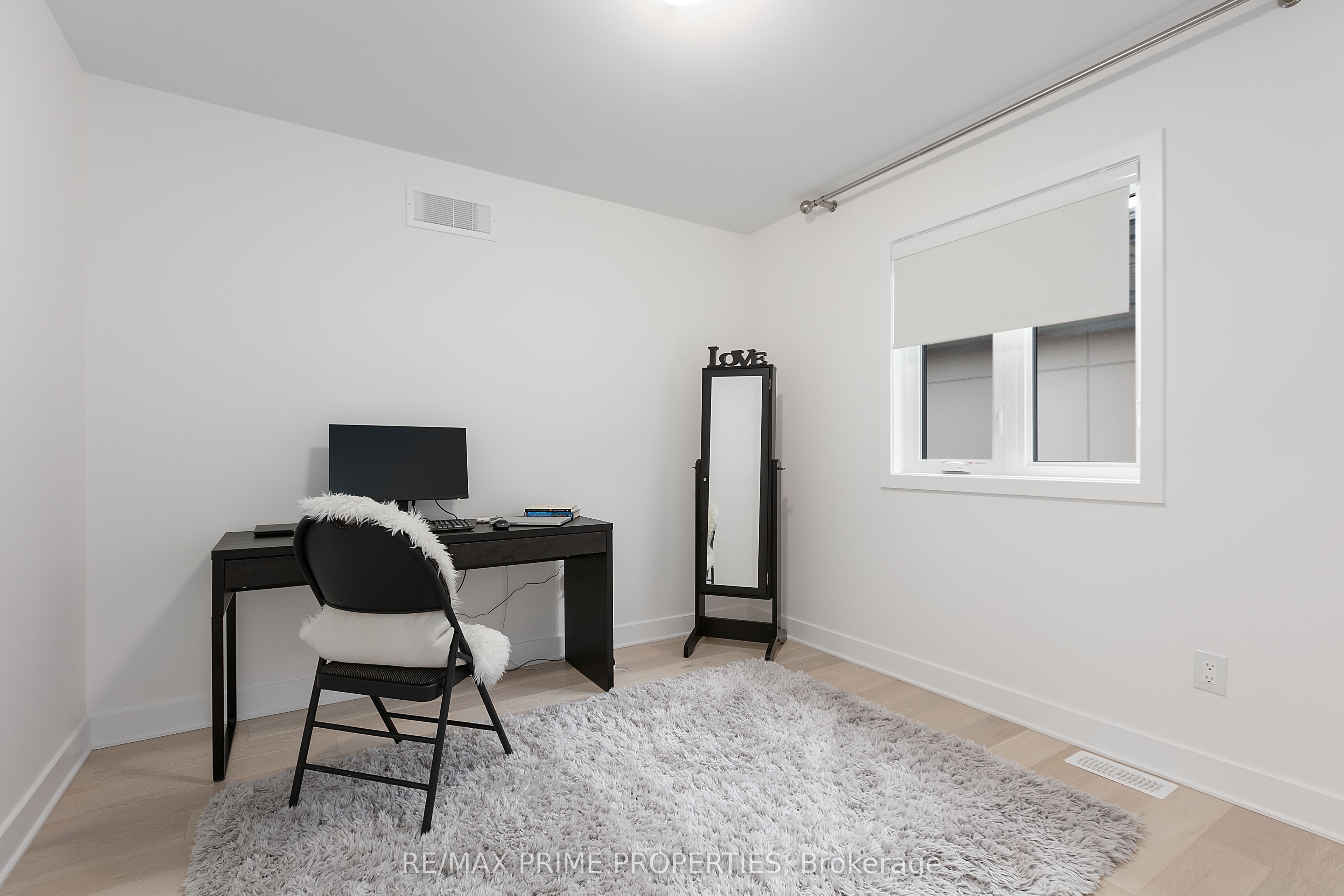 194 Bristol Crescent Property Photo 25