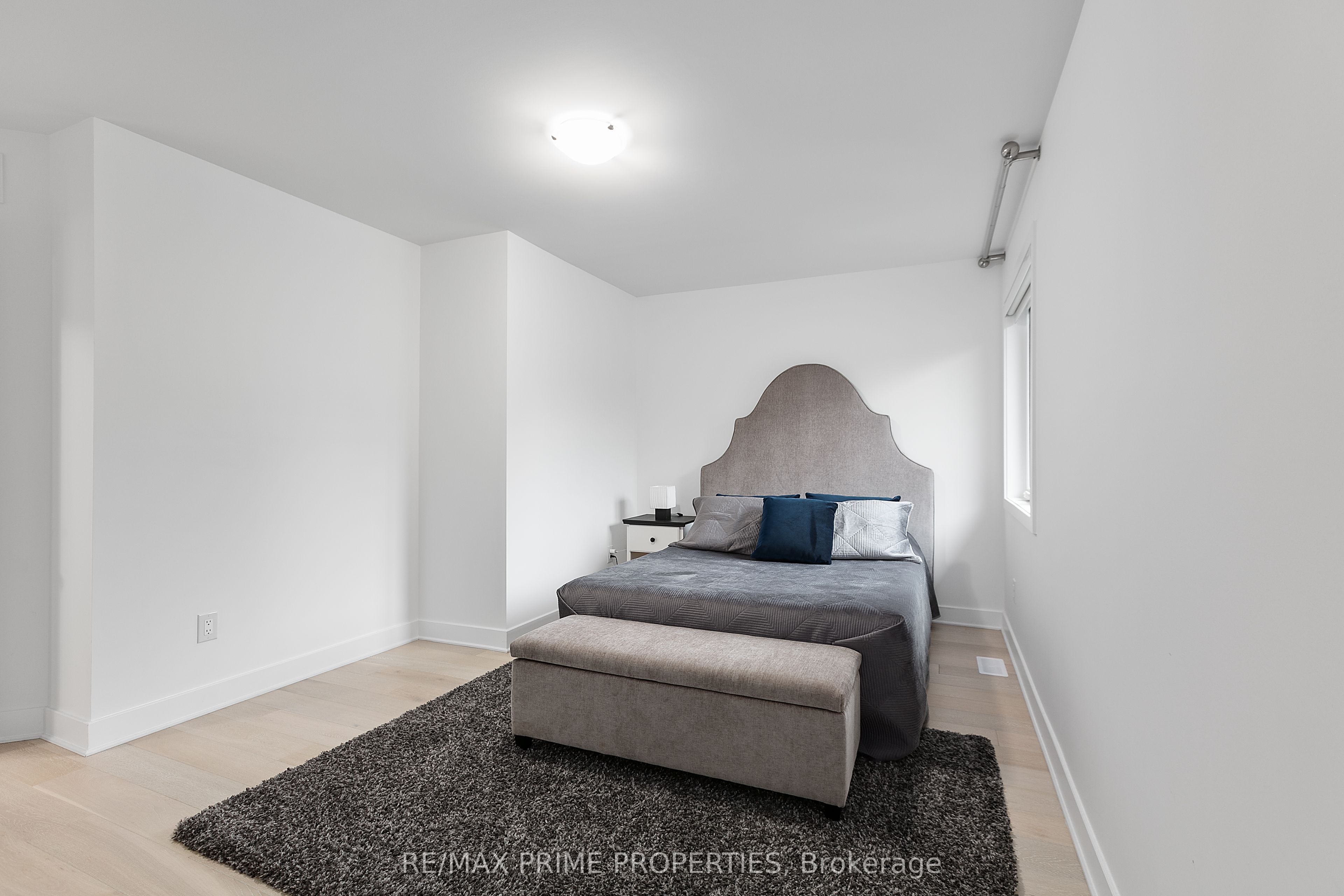 194 Bristol Crescent Property Photo 28