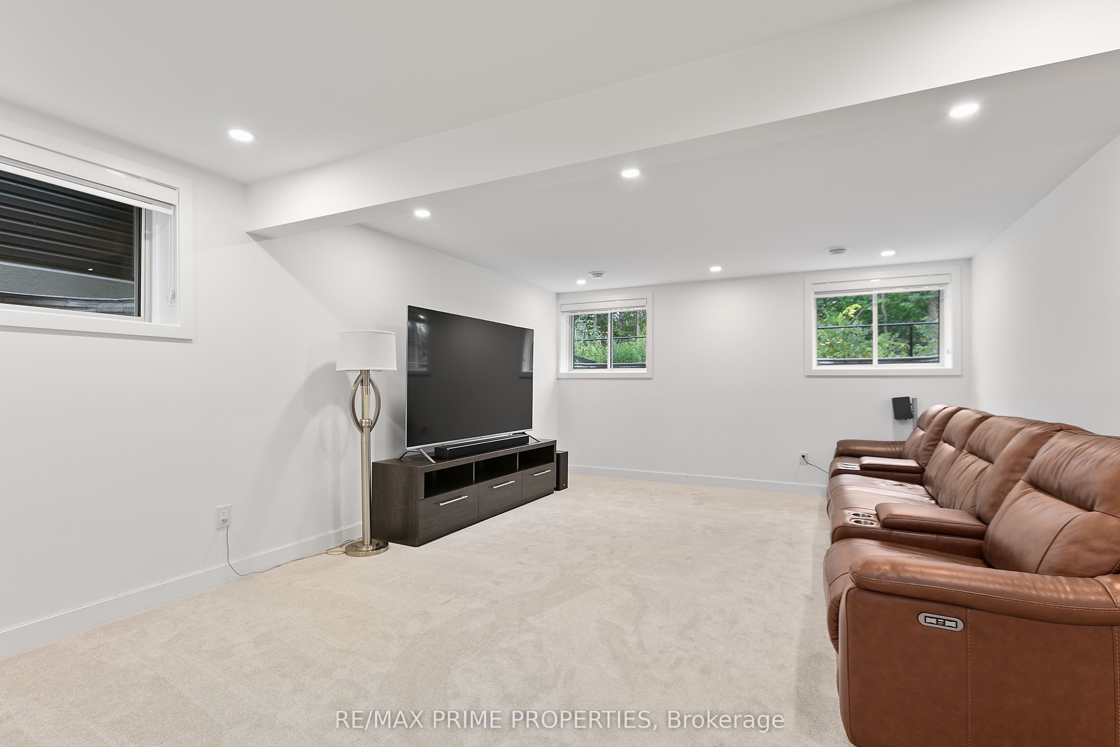 194 Bristol Crescent Property Photo 38