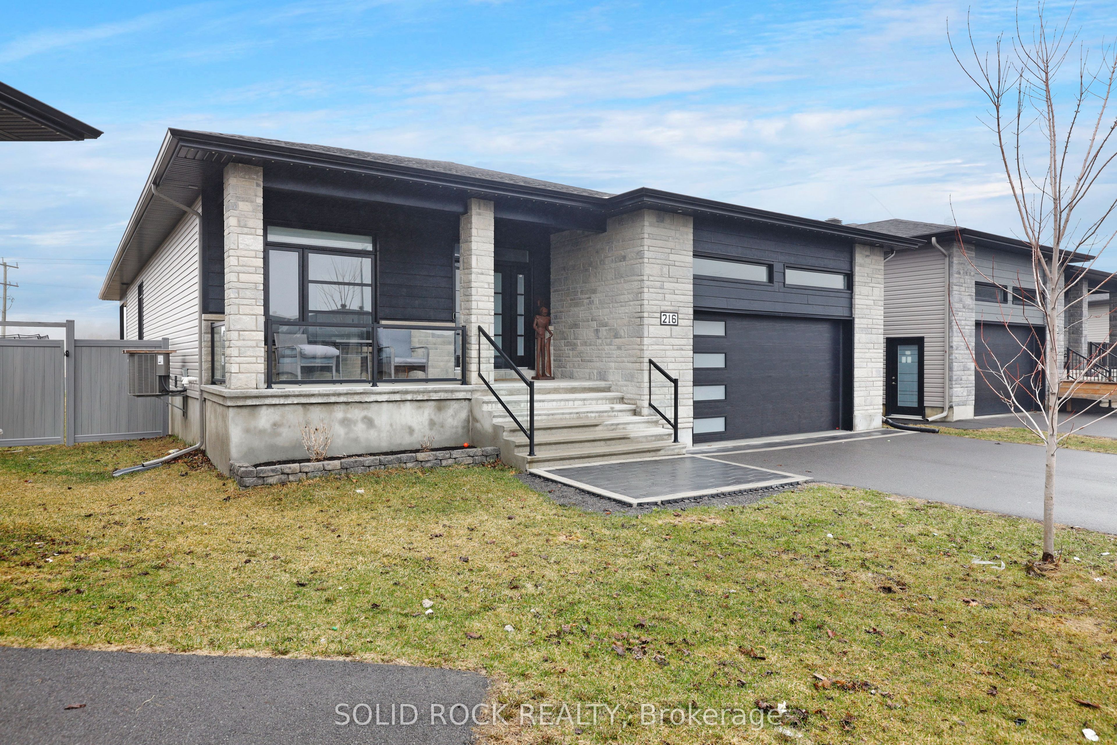 216 Filion Street Property Photo 4