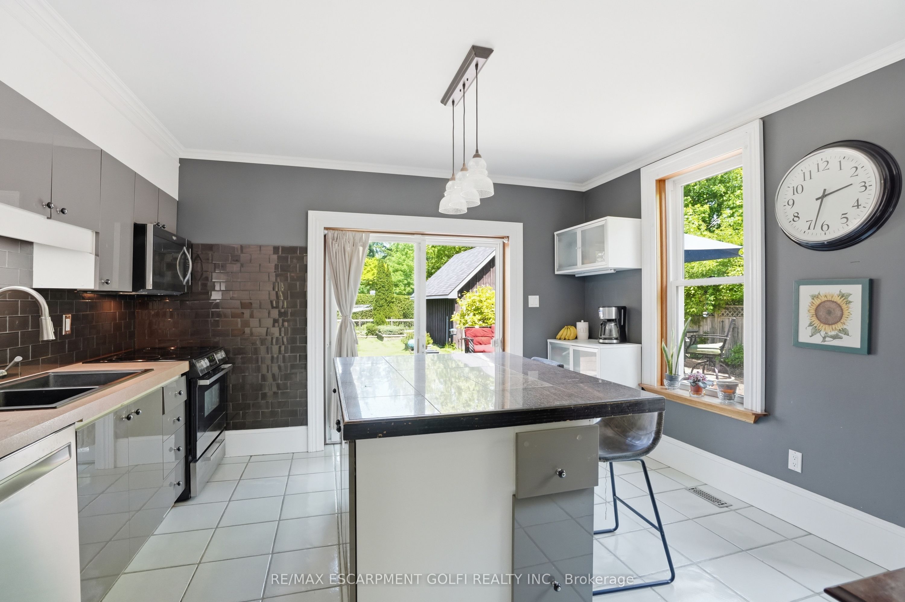 86 Oak Street Property Photo 6