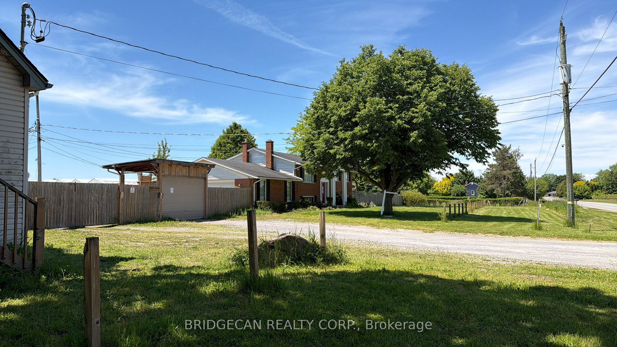 1269 1273 Larkin Road E Property Photo 2