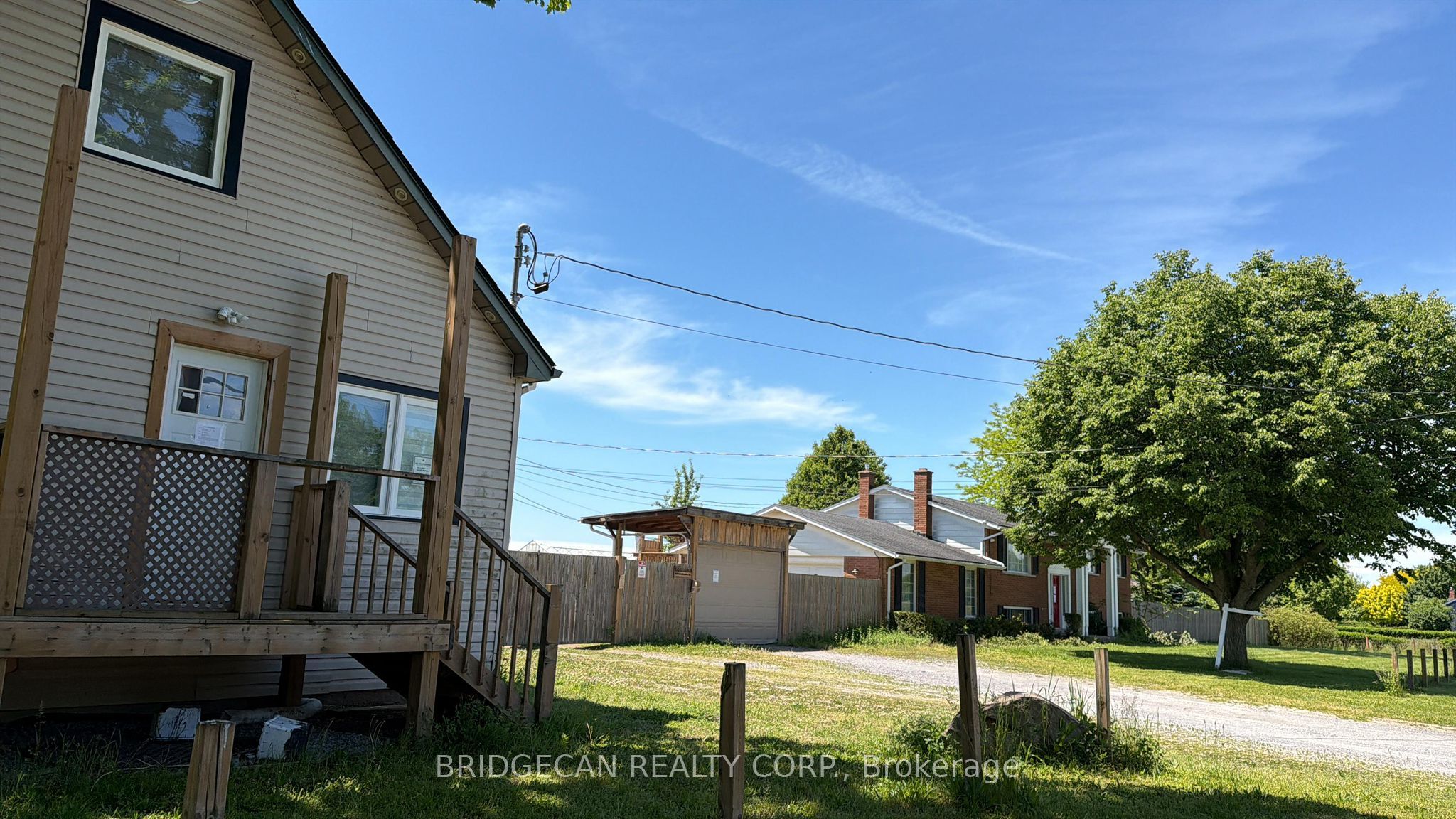 1269 1273 Larkin Road E Property Photo 3