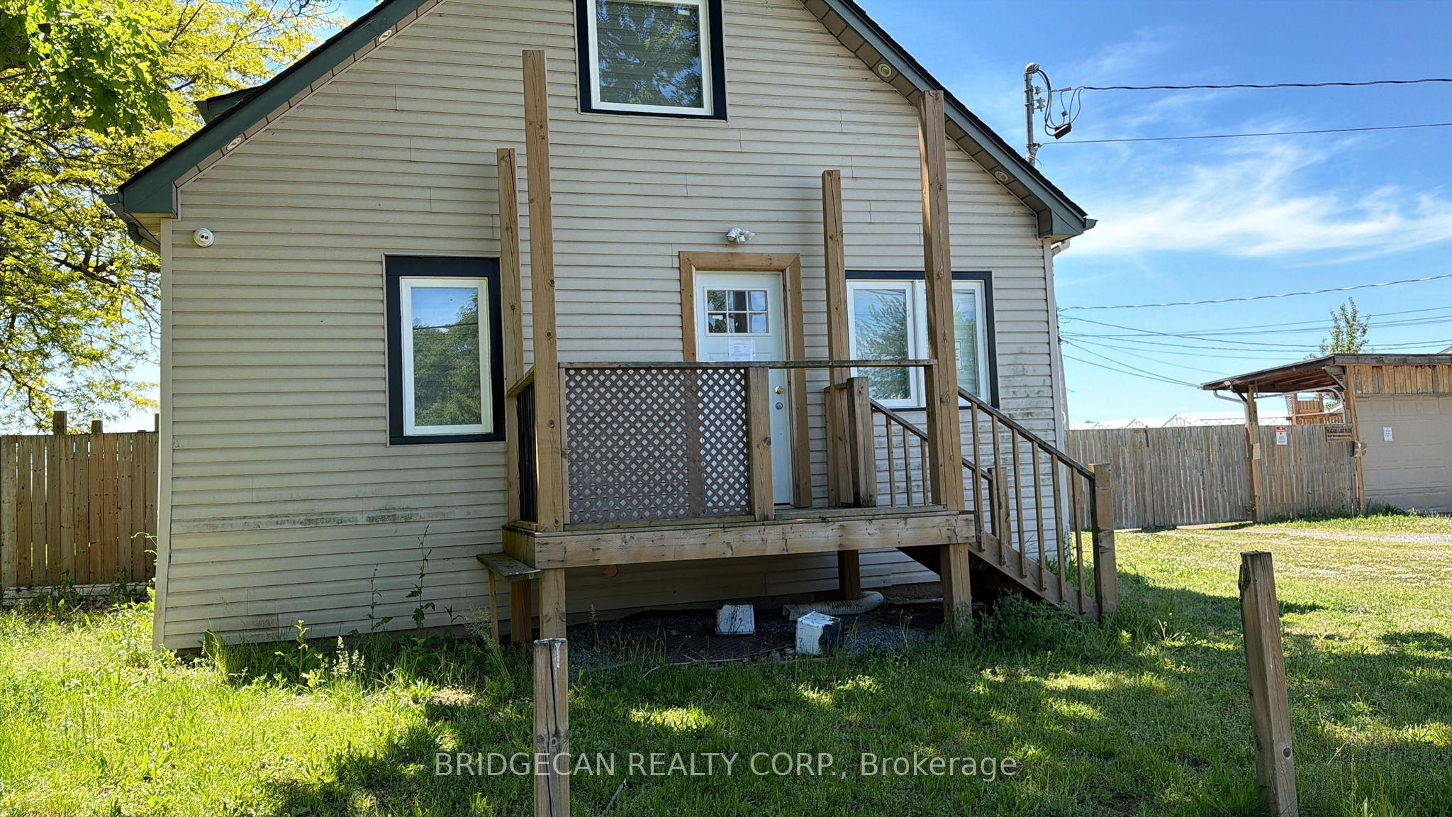 1269 1273 Larkin Road E Property Photo 4
