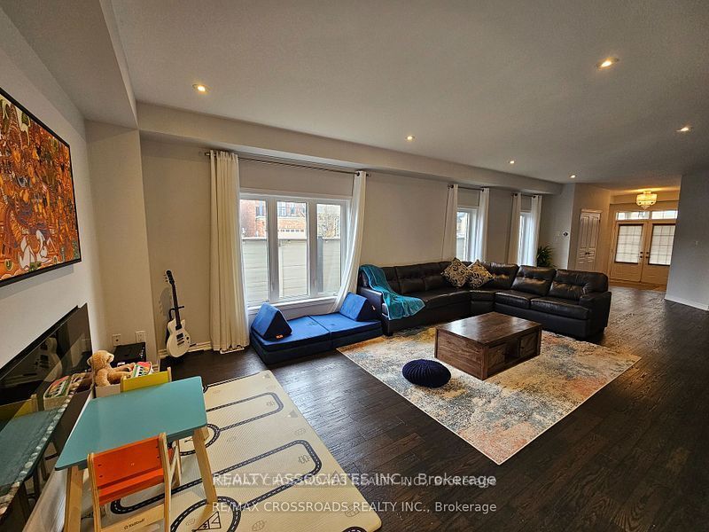 35 Cutts Crescent Property Photo 4