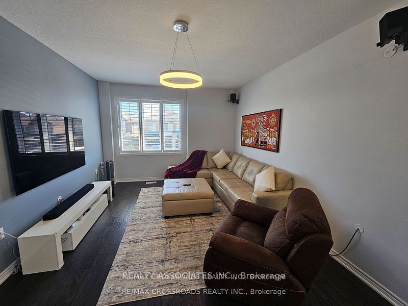 35 Cutts Crescent Property Photo 9