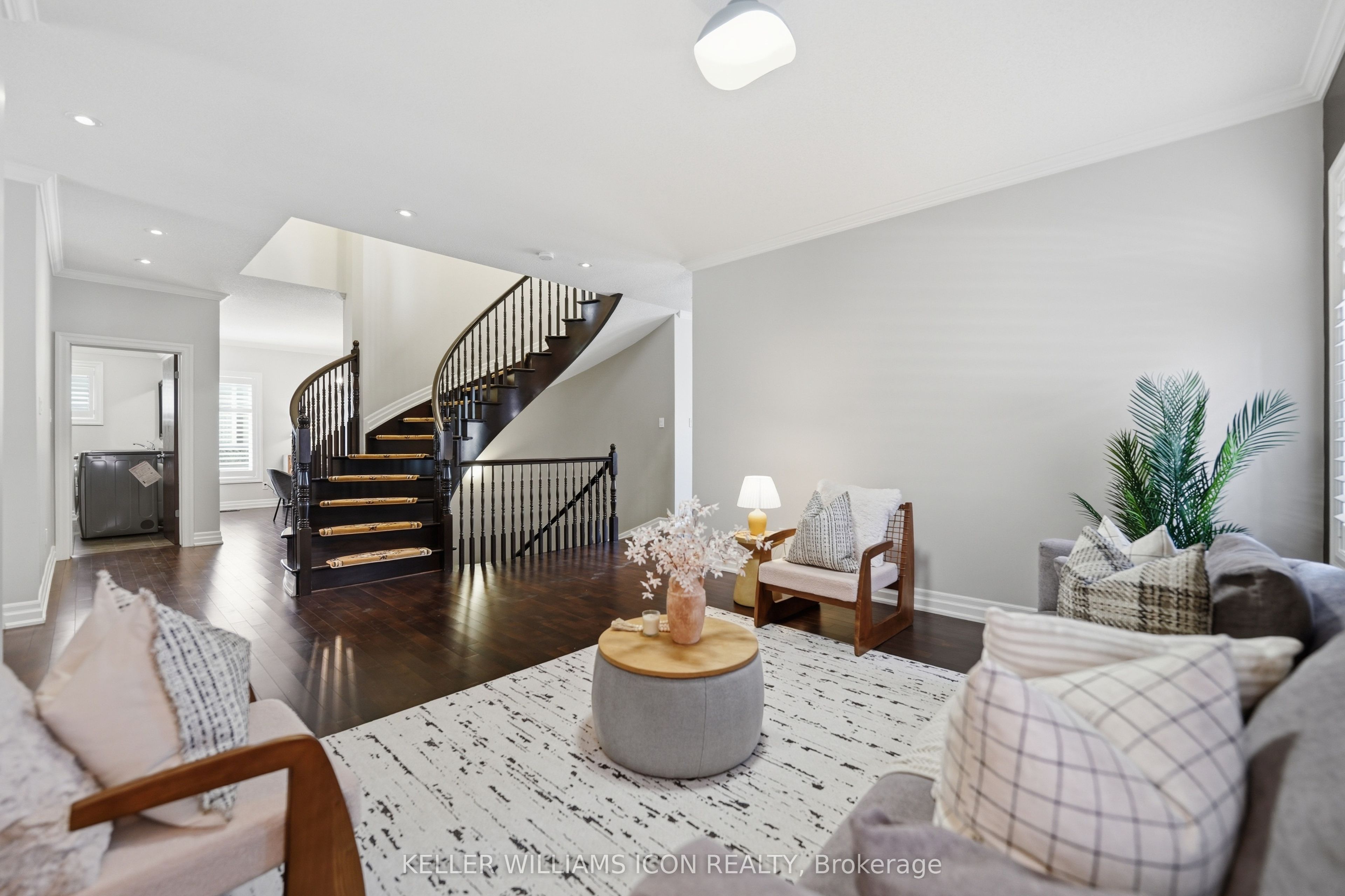 246 Madhu Crescent Property Photo 7