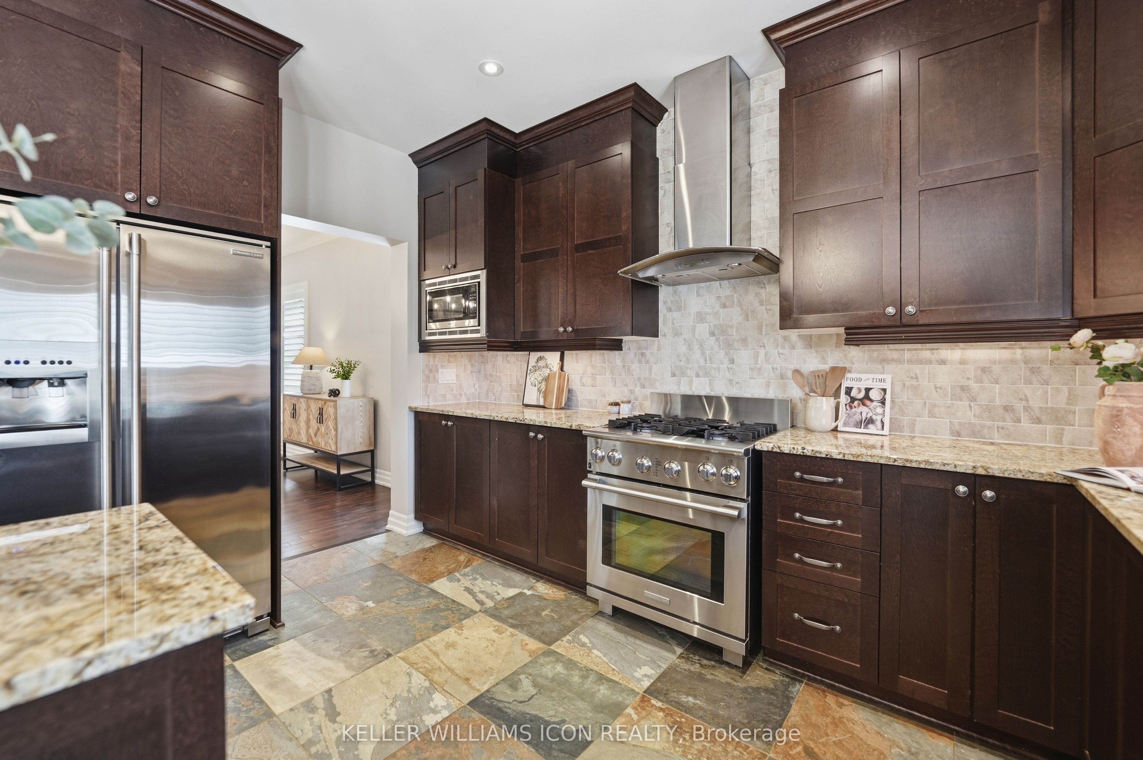 246 Madhu Crescent Property Photo 10
