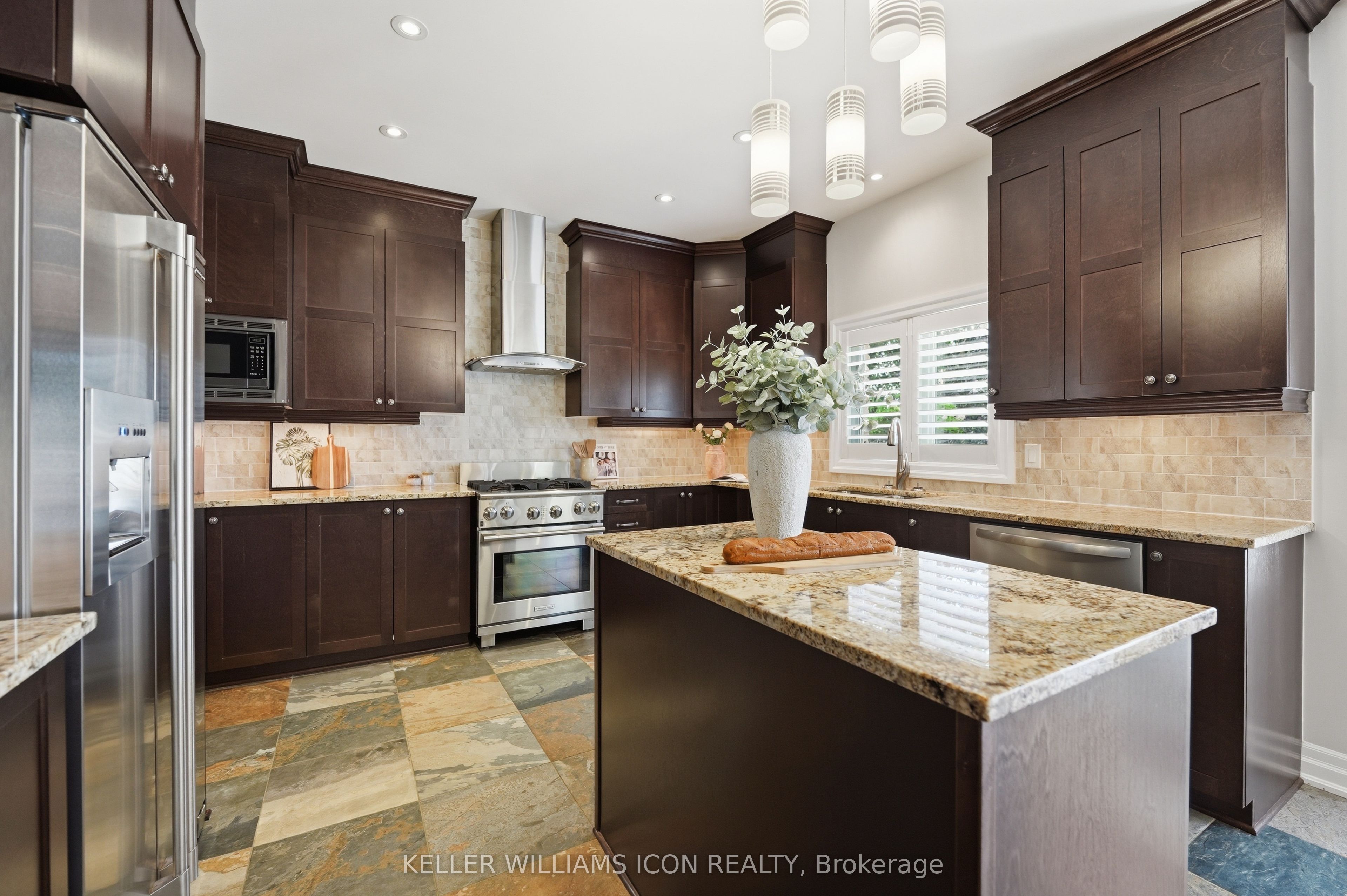 246 Madhu Crescent Property Photo 16