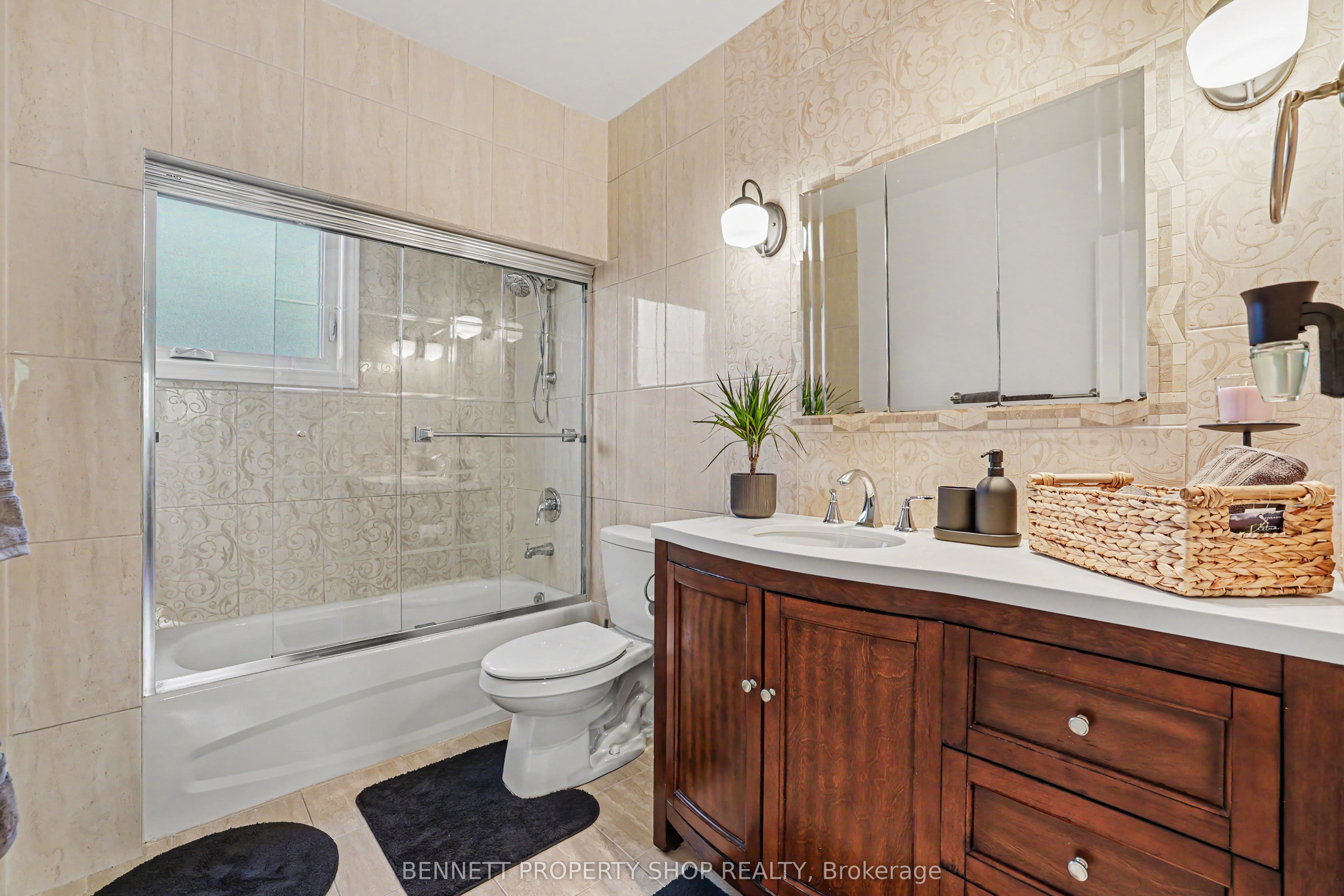 2736 Stone Crescent Property Photo 8