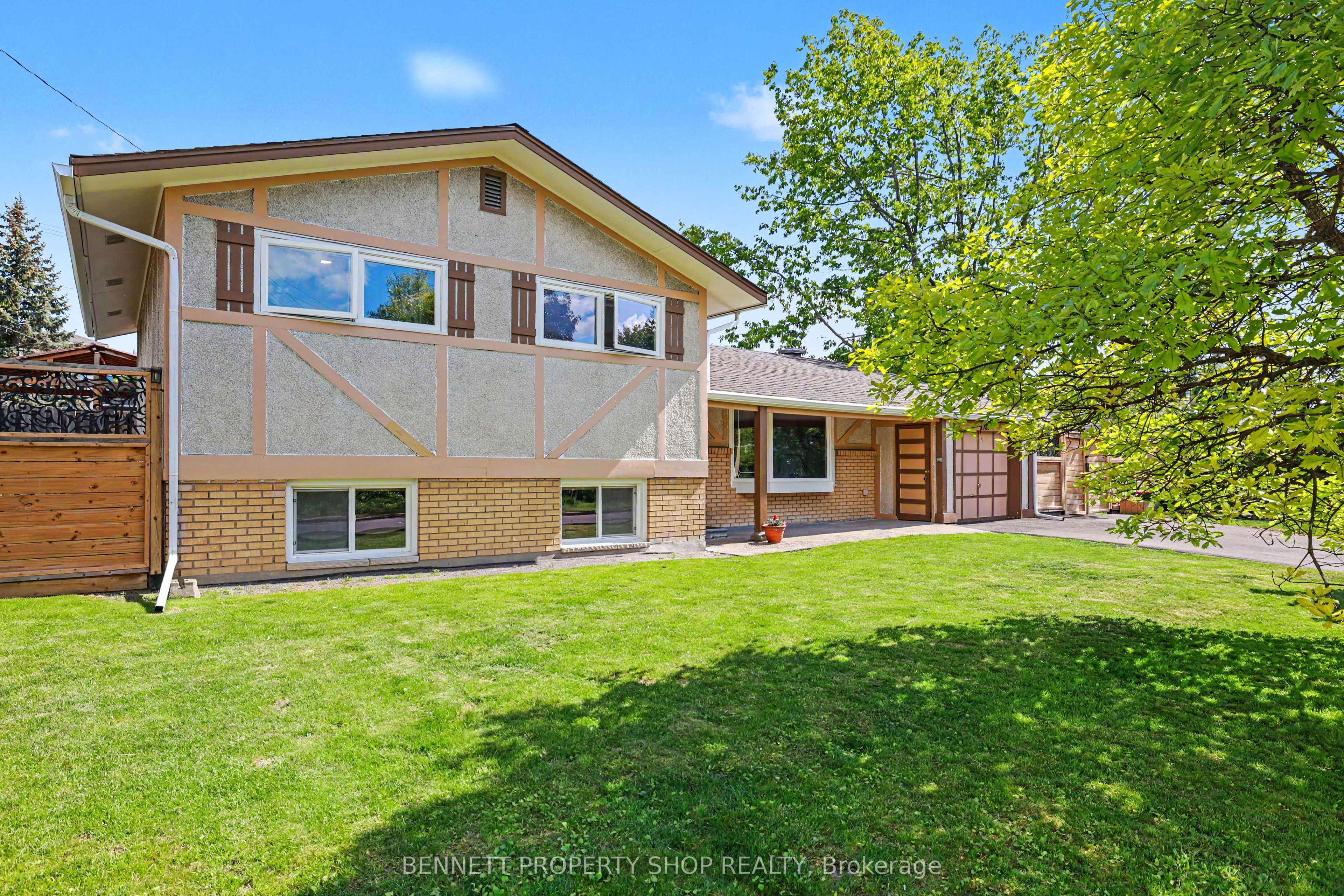 2736 Stone Crescent Property Photo 15