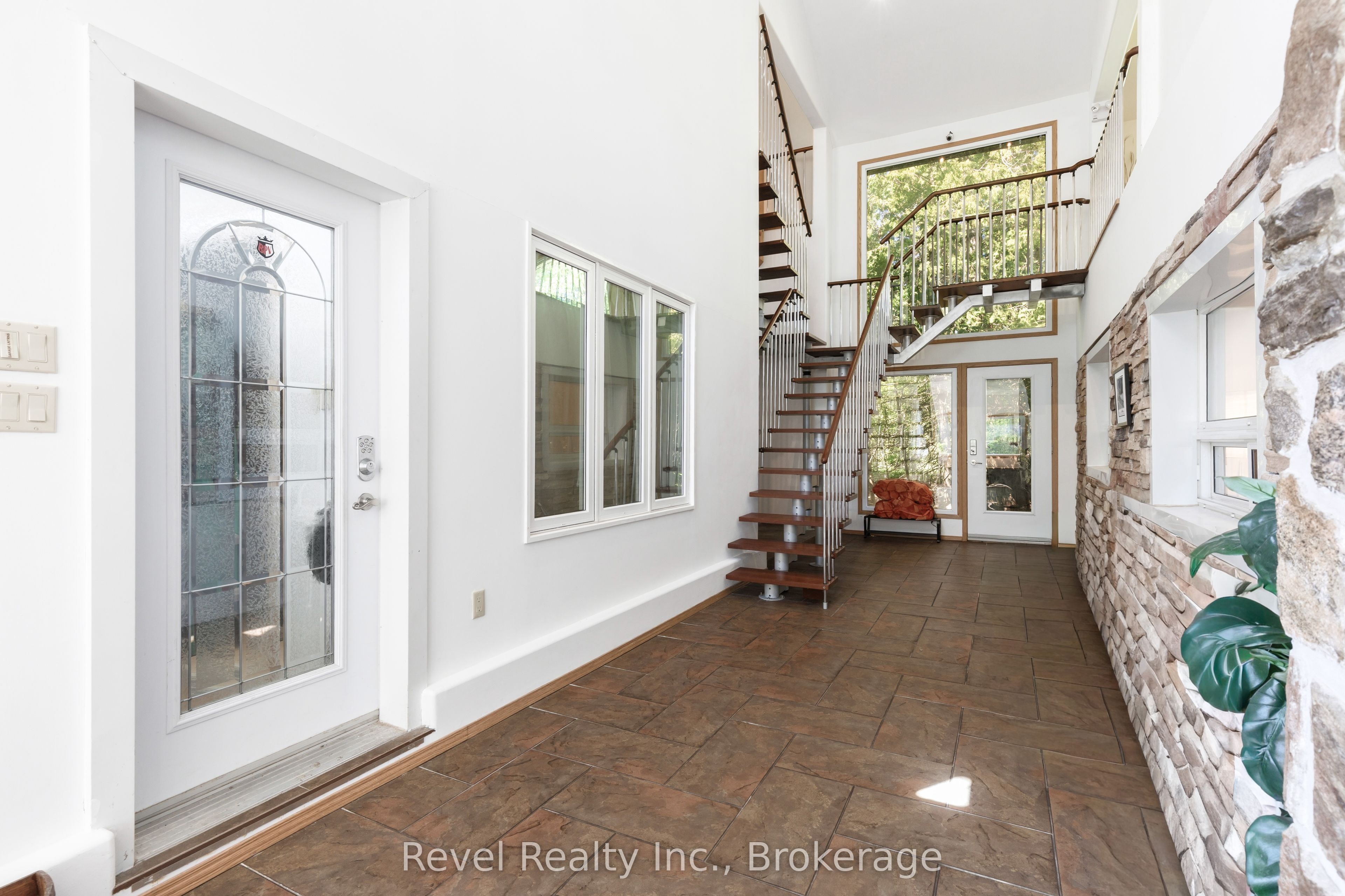 75 Meachin Drive Property Photo 8
