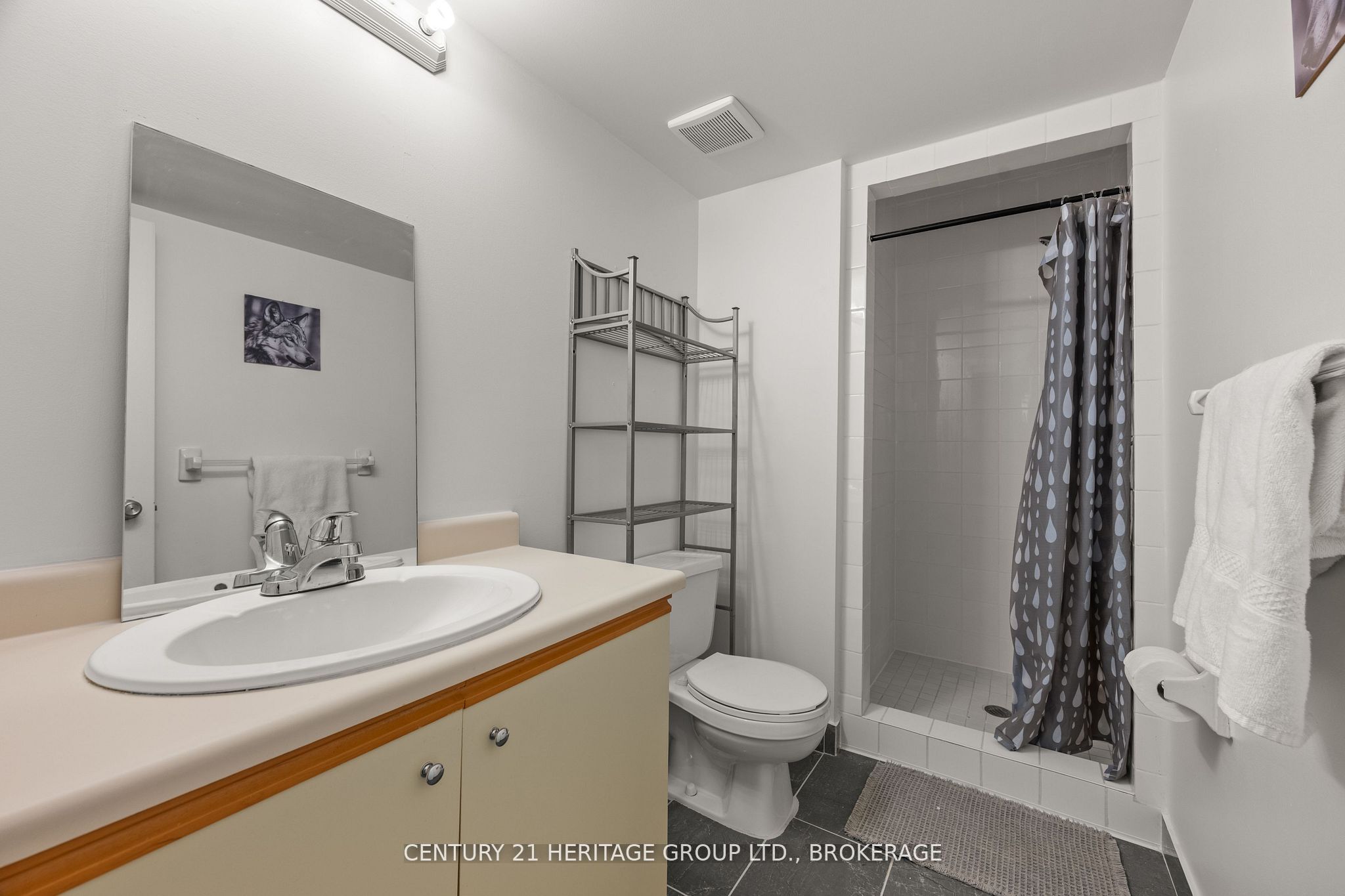 561 Armstrong Road 202 Property Photo 11