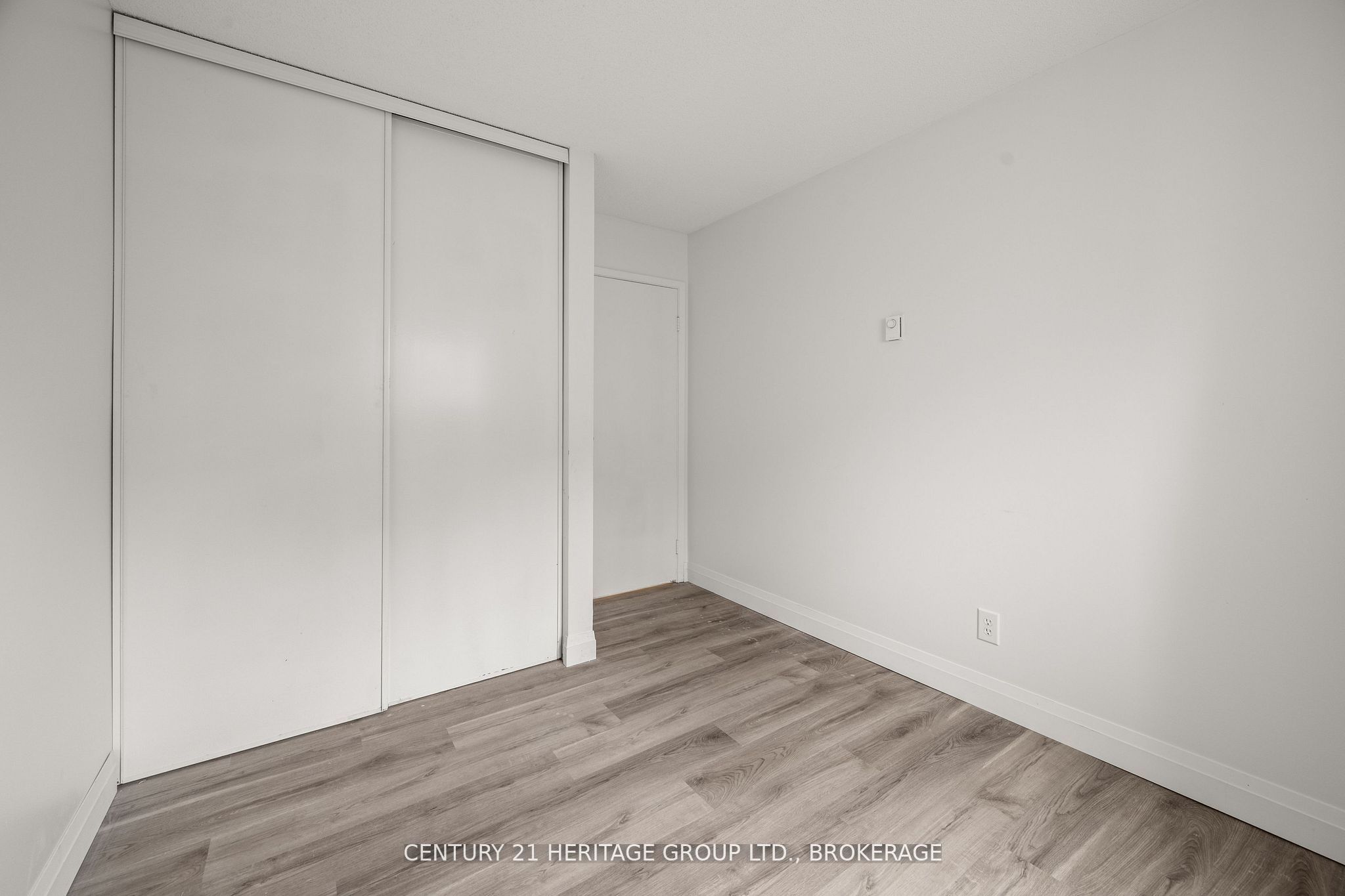561 Armstrong Road 202 Property Photo 15