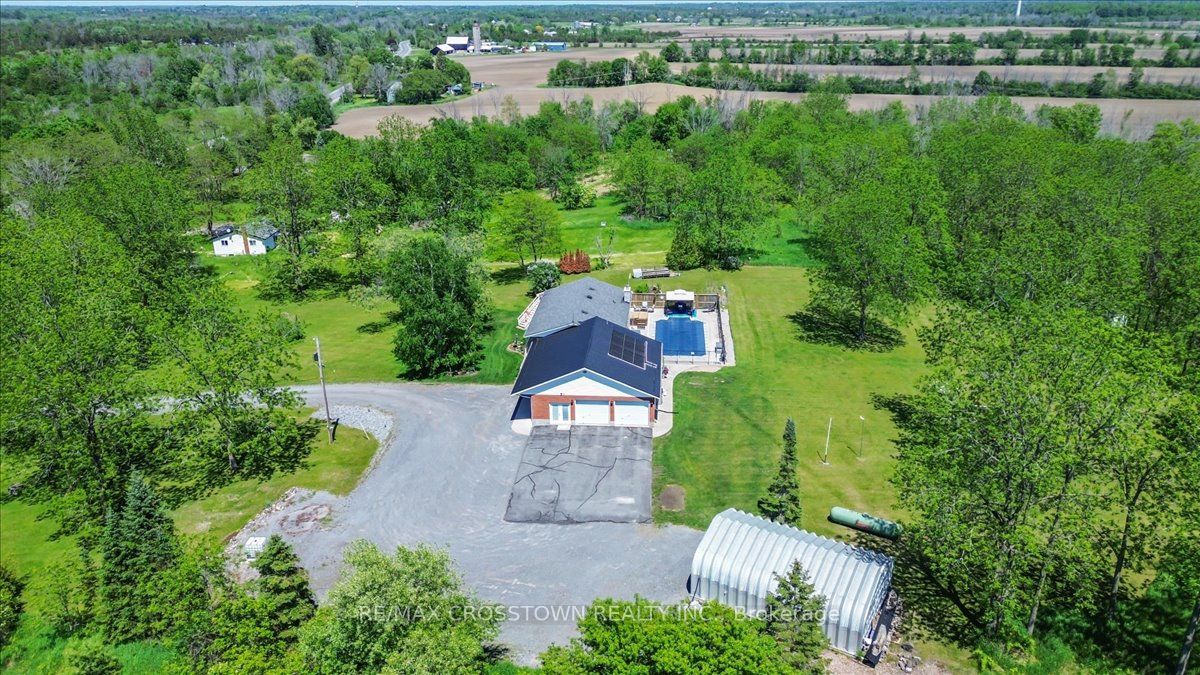 1074 Millhaven Road Property Photo 4
