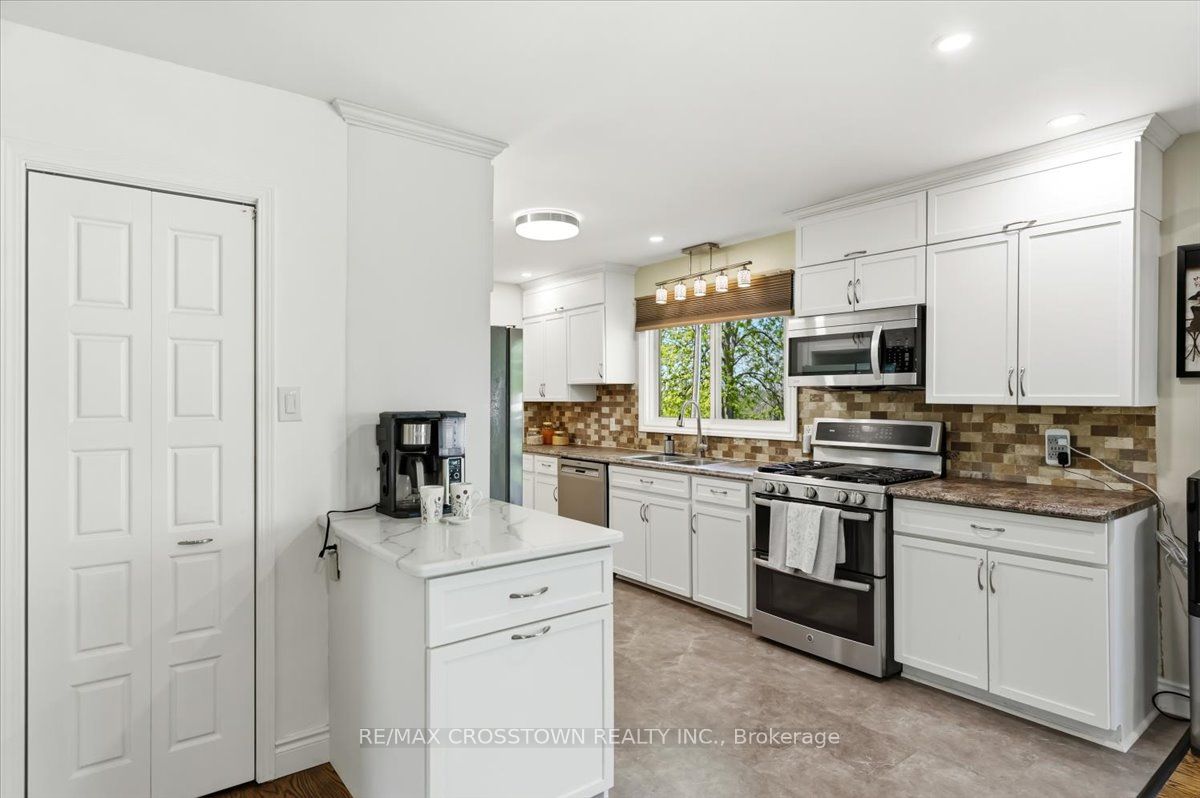 1074 Millhaven Road Property Photo 10