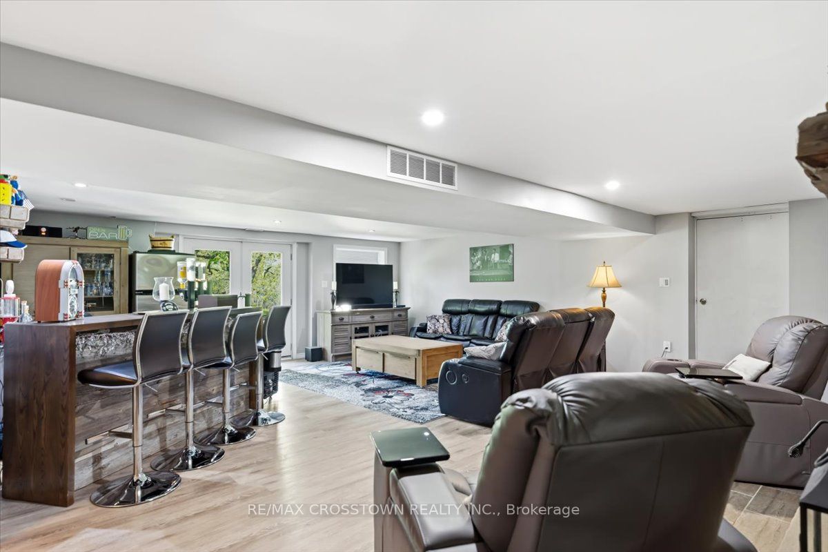 1074 Millhaven Road Property Photo 32